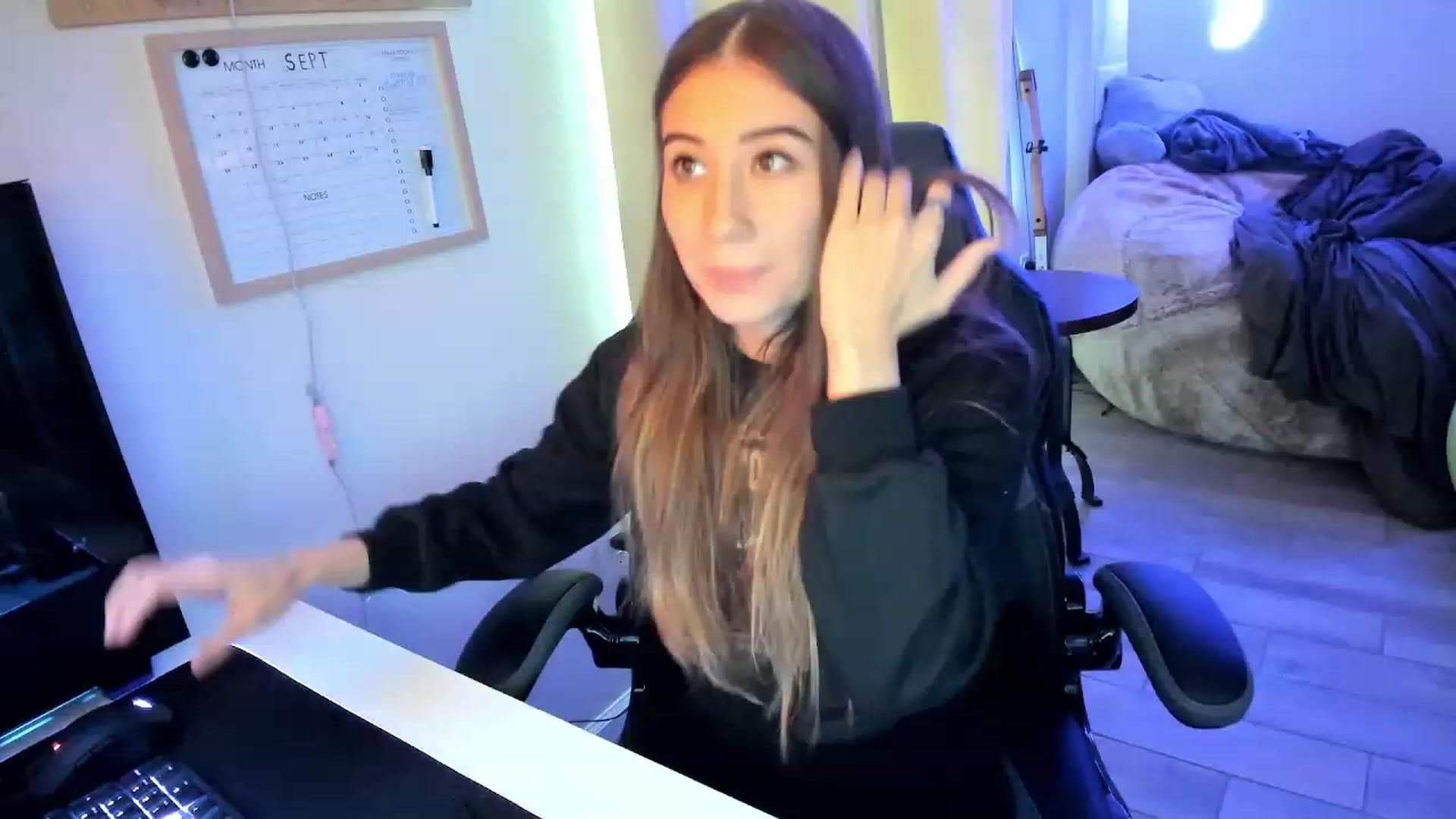 Gallery image thumbnail from lory_babygirl's myfreecams stream on, 09/12/2023, 17:00 image 12 of 20