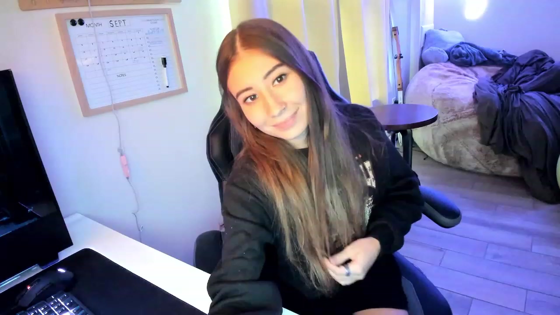 Gallery image thumbnail from lory_babygirl's myfreecams stream on, 09/12/2023, 17:00 image 8 of 20