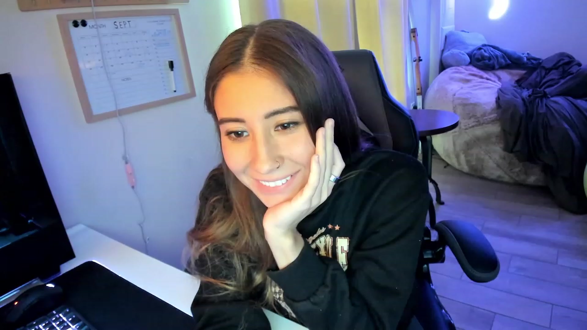 Gallery image thumbnail from lory_babygirl's myfreecams stream on, 09/12/2023, 17:00 image 17 of 20