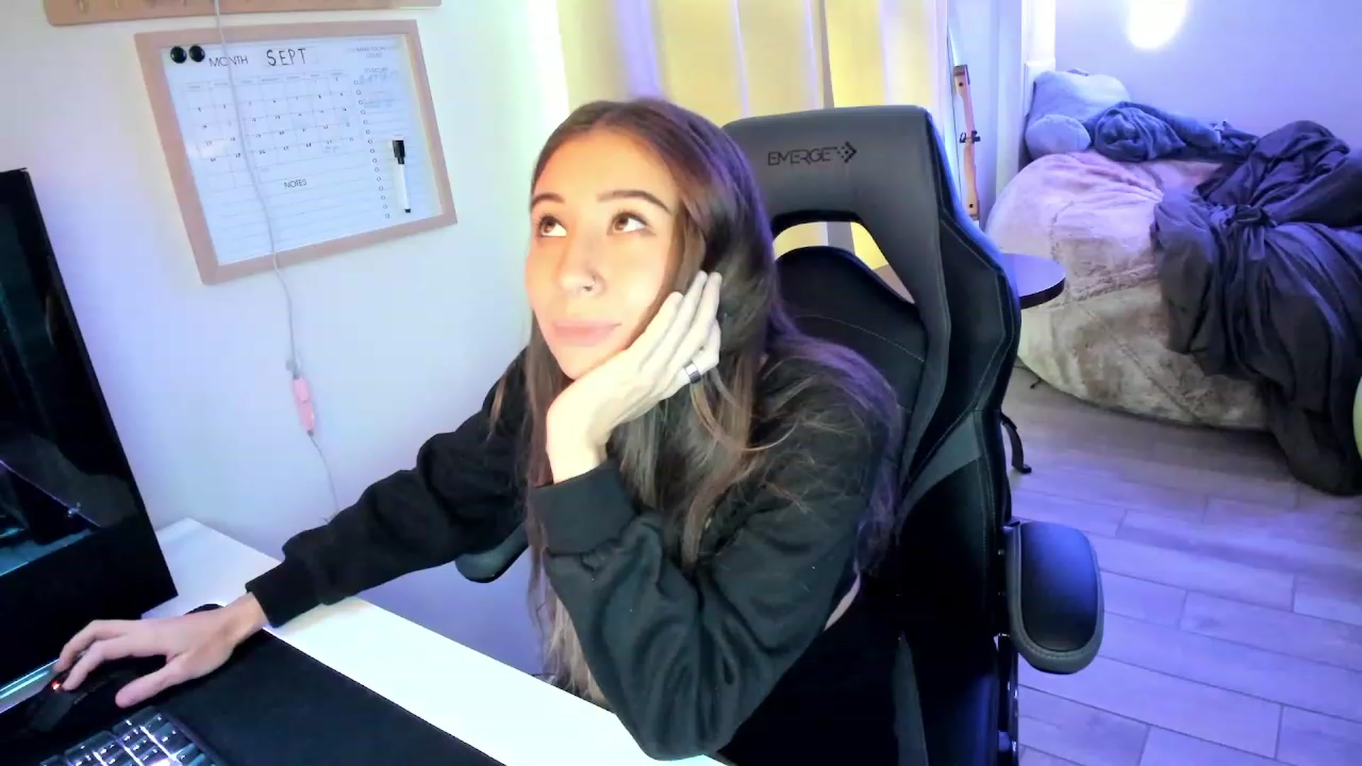 Gallery image thumbnail from lory_babygirl's myfreecams stream on, 09/12/2023, 17:00 image 3 of 20