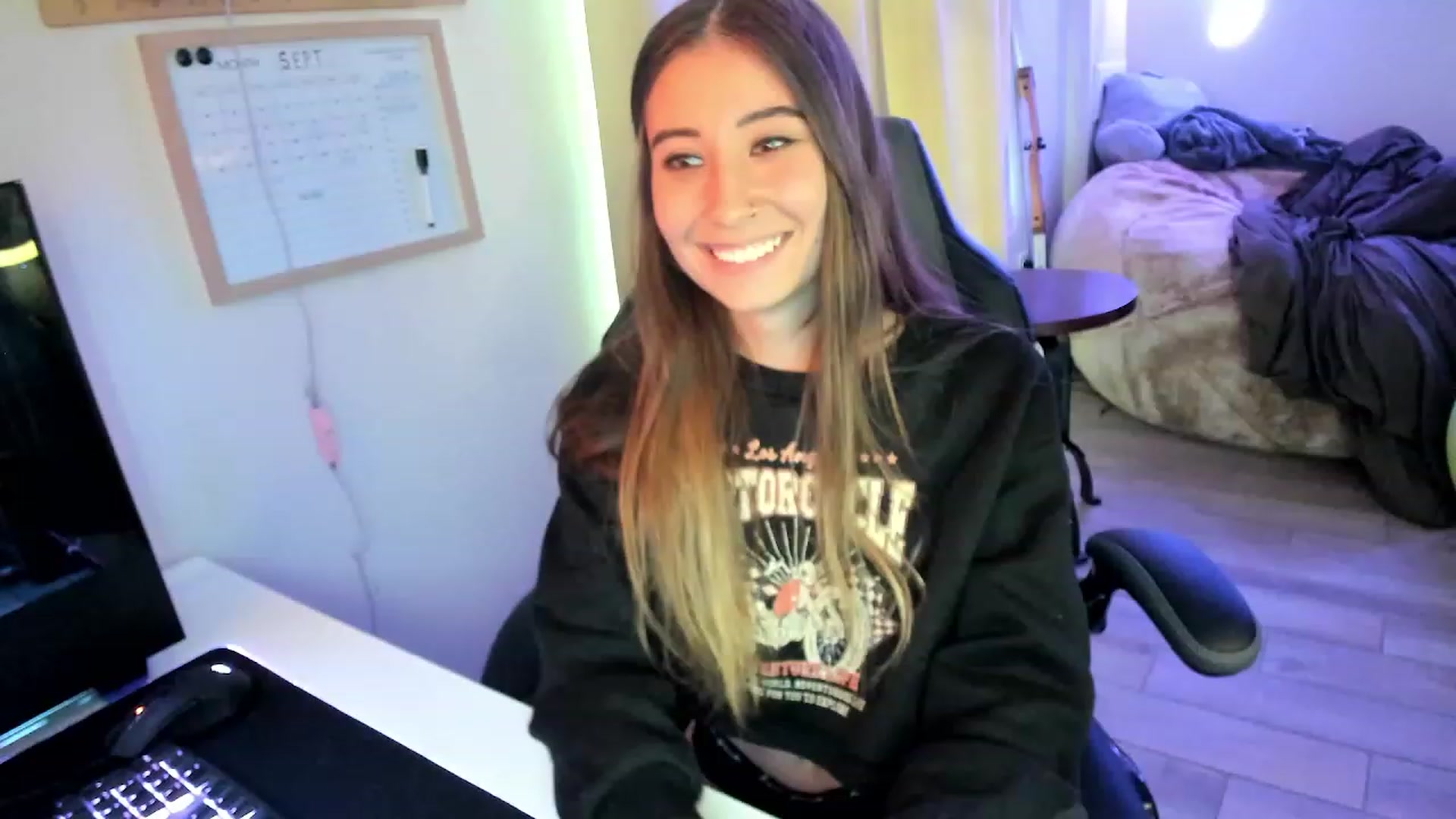 Gallery image thumbnail from lory_babygirl's myfreecams stream on, 09/12/2023, 20:03 image 16 of 20