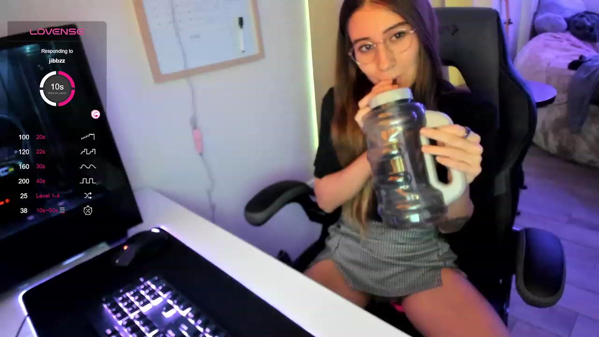Gallery image thumbnail from lory_babygirl's myfreecams stream on, 09/13/2023, 18:30 image 8 of 20
