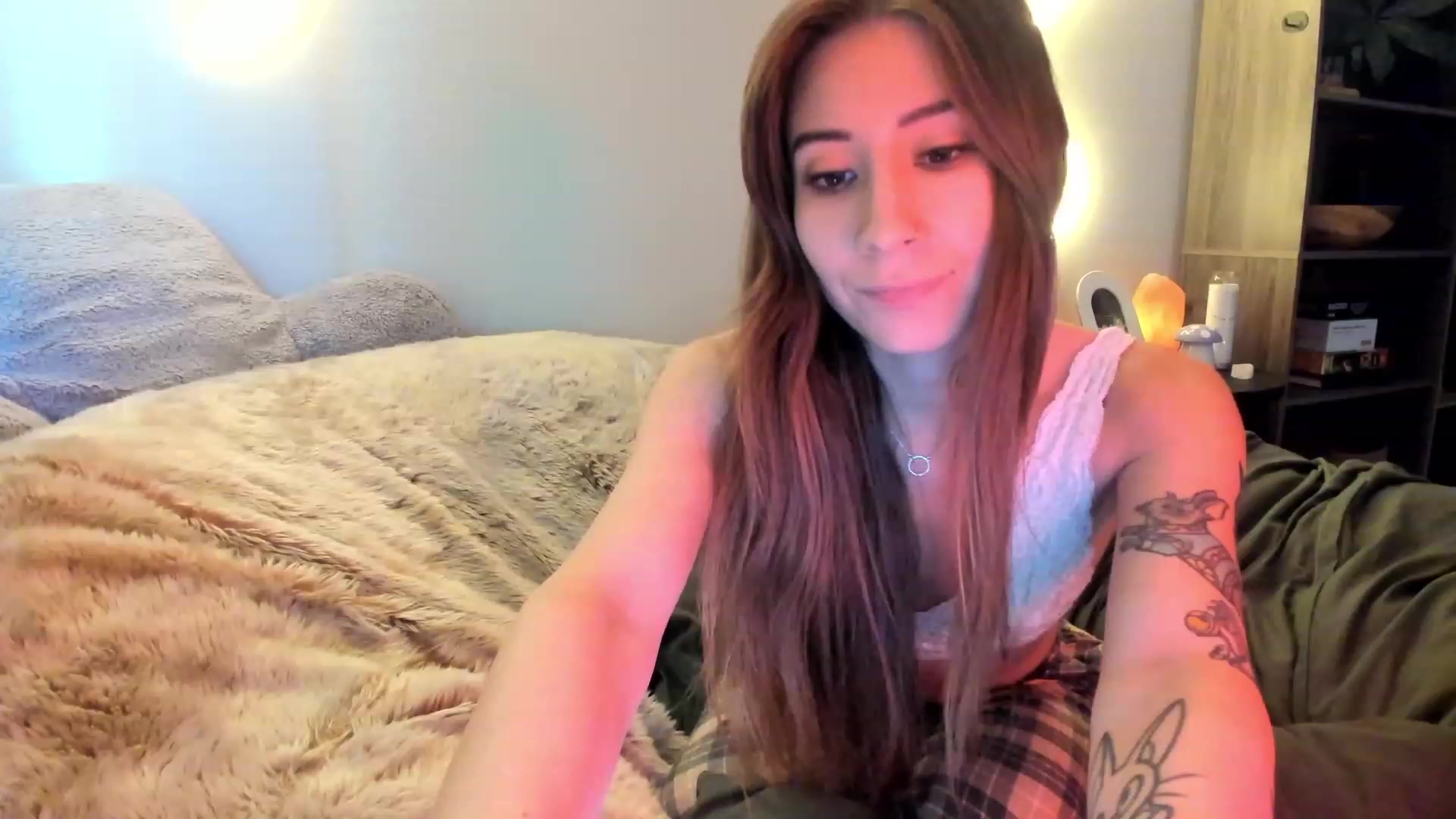 Gallery image thumbnail from lory_babygirl's myfreecams stream on, 10/04/2023, 17:19 image 1 of 20