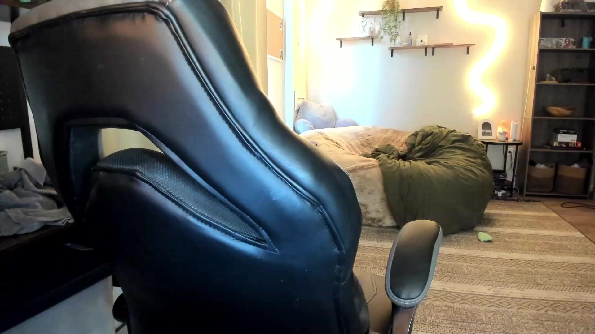 Gallery image thumbnail from lory_babygirl's myfreecams stream on, 10/19/2023, 17:57 image 12 of 20