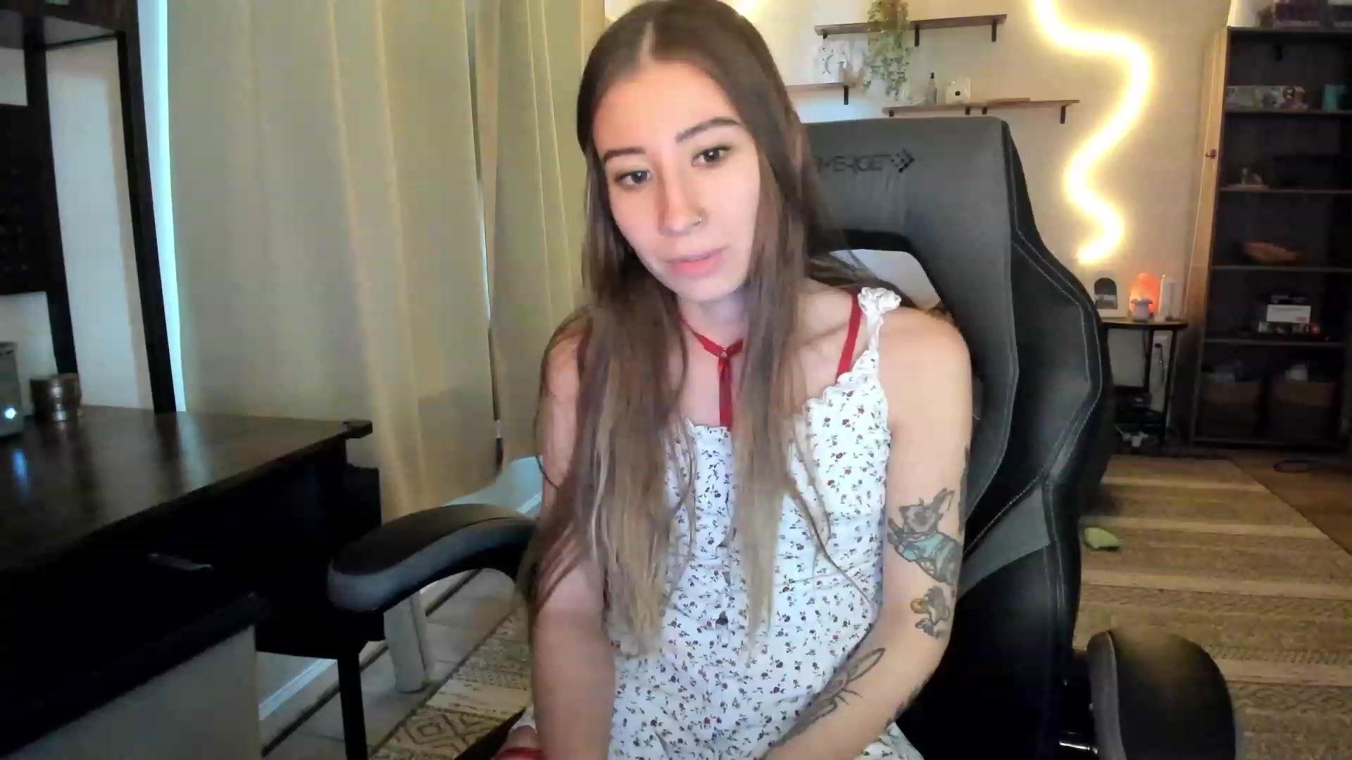Gallery image thumbnail from lory_babygirl's myfreecams stream on, 10/19/2023, 17:57 image 15 of 20