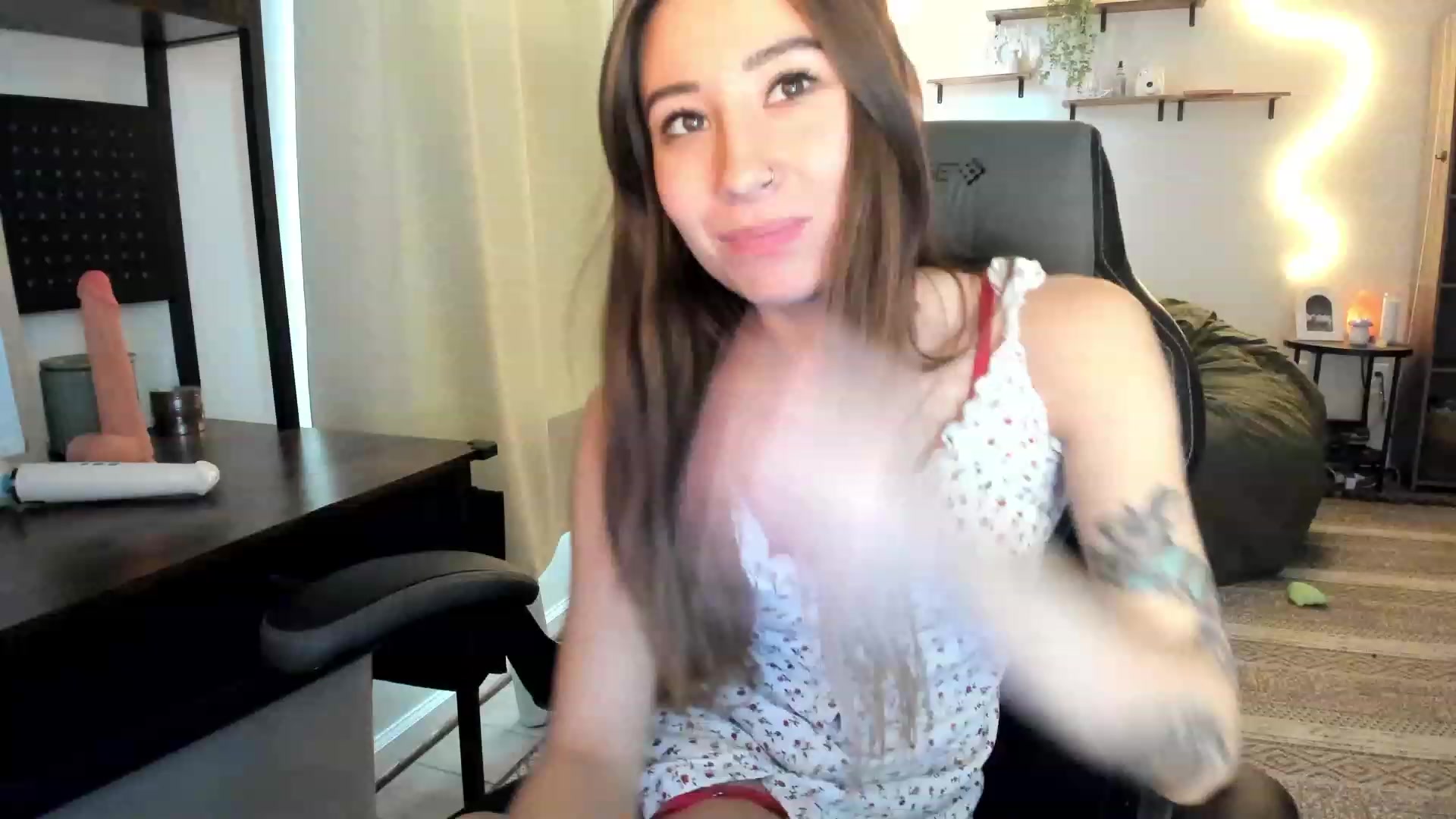 Gallery image thumbnail from lory_babygirl's myfreecams stream on, 10/19/2023, 20:36 image 7 of 20