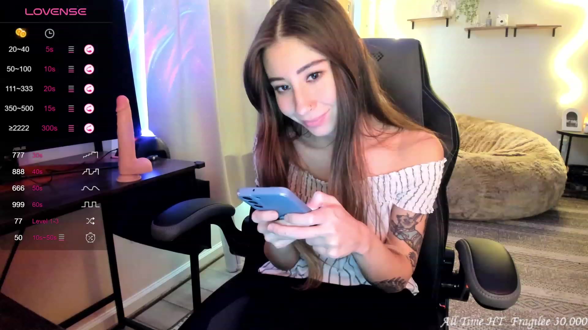 Gallery image thumbnail from lory_babygirl's myfreecams stream on, 10/20/2023, 19:18 image 12 of 20