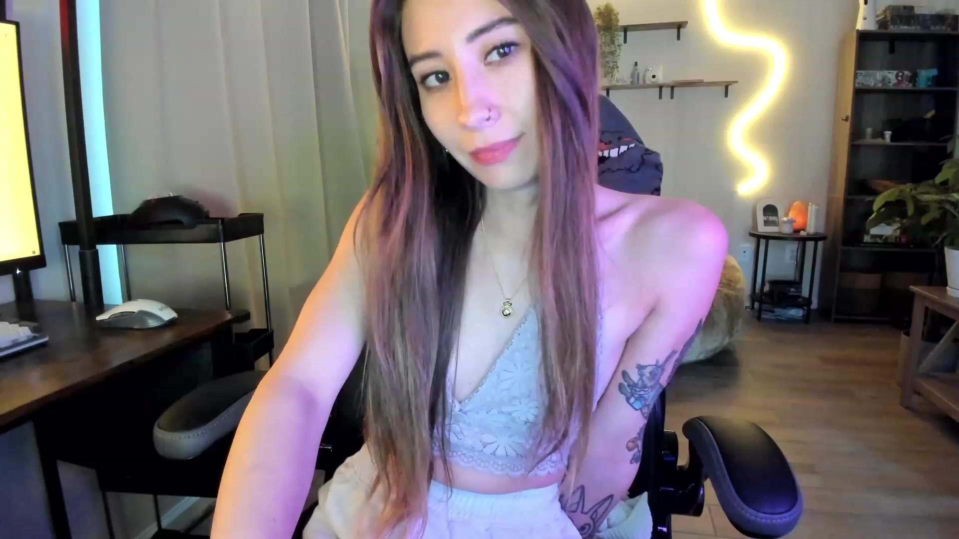 Gallery image thumbnail from lory_babygirl's myfreecams stream on, 11/02/2023, 19:02 image 20 of 20