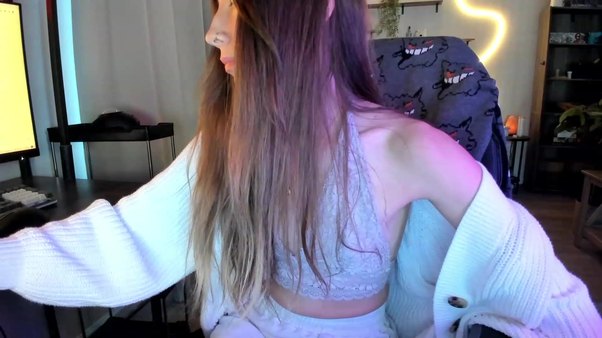 Gallery image thumbnail from lory_babygirl's myfreecams stream on, 11/02/2023, 19:02 image 10 of 20