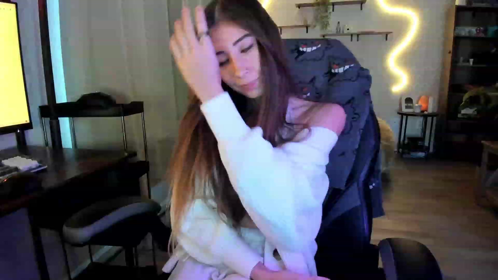 Gallery image thumbnail from lory_babygirl's myfreecams stream on, 11/02/2023, 19:02 image 11 of 20