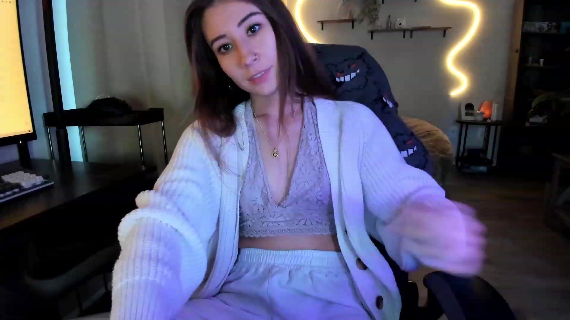 Gallery image thumbnail from lory_babygirl's myfreecams stream on, 11/02/2023, 19:02 image 2 of 20