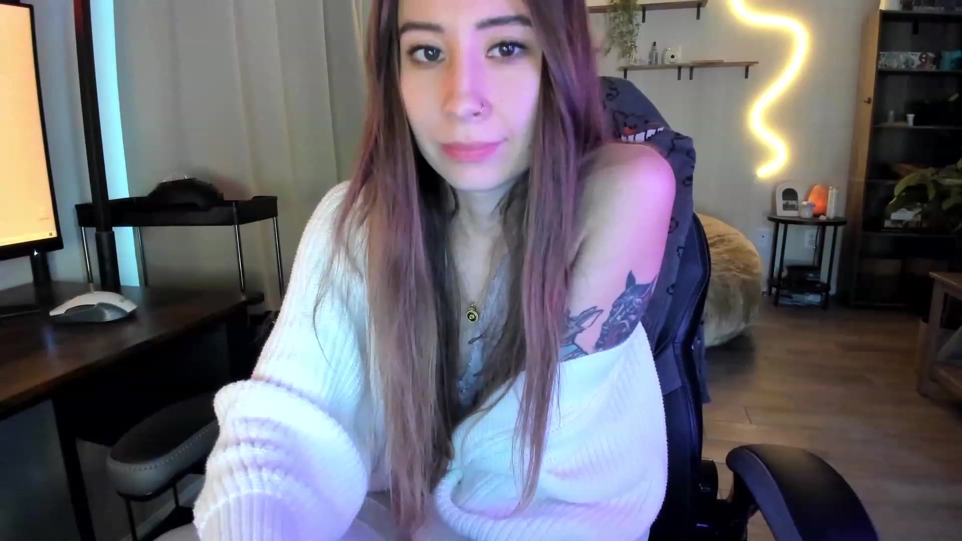 Gallery image thumbnail from lory_babygirl's myfreecams stream on, 11/02/2023, 19:02 image 13 of 20