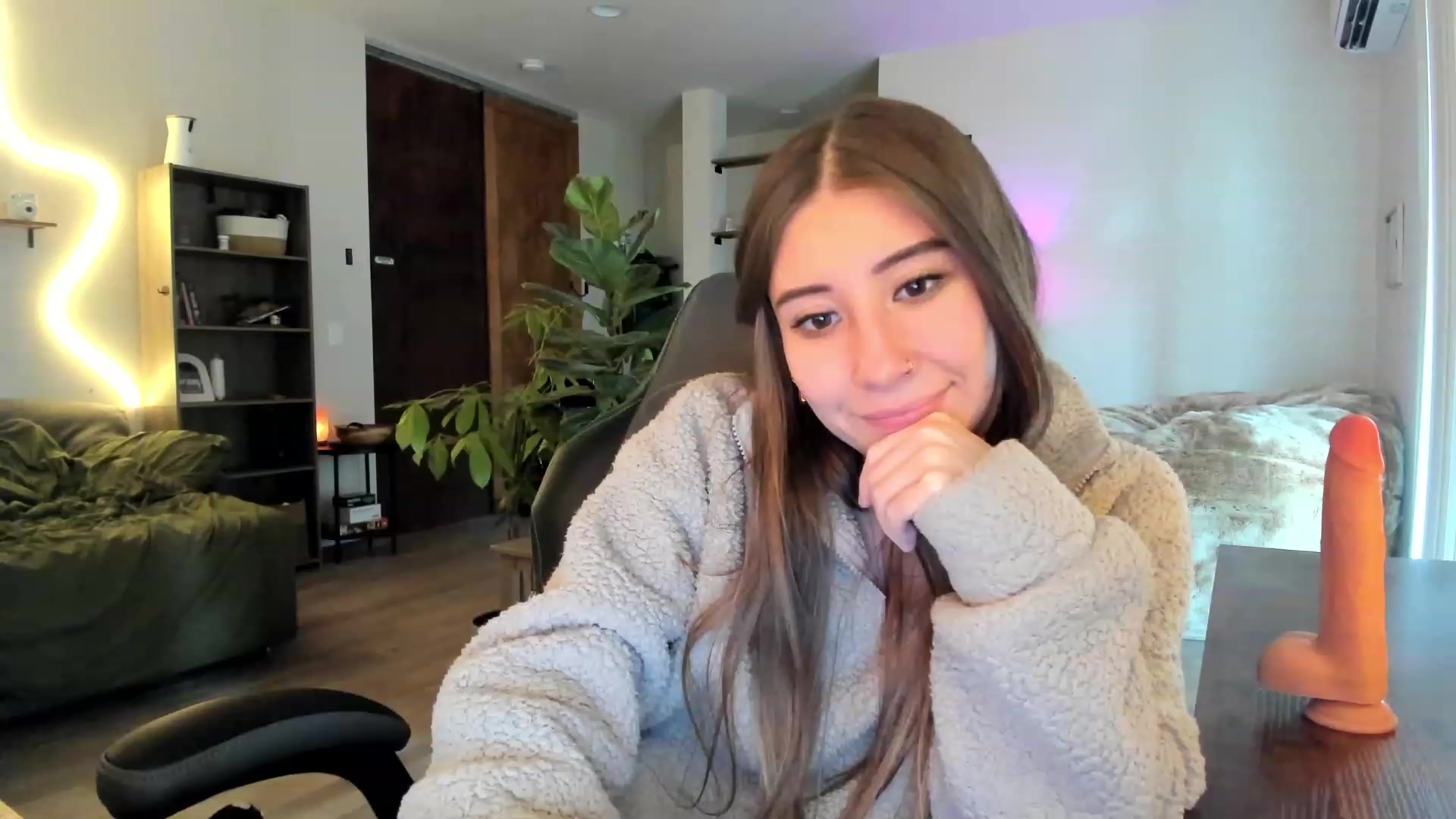 Gallery image thumbnail from lory_babygirl's myfreecams stream on, 11/15/2023, 18:47 image 15 of 20
