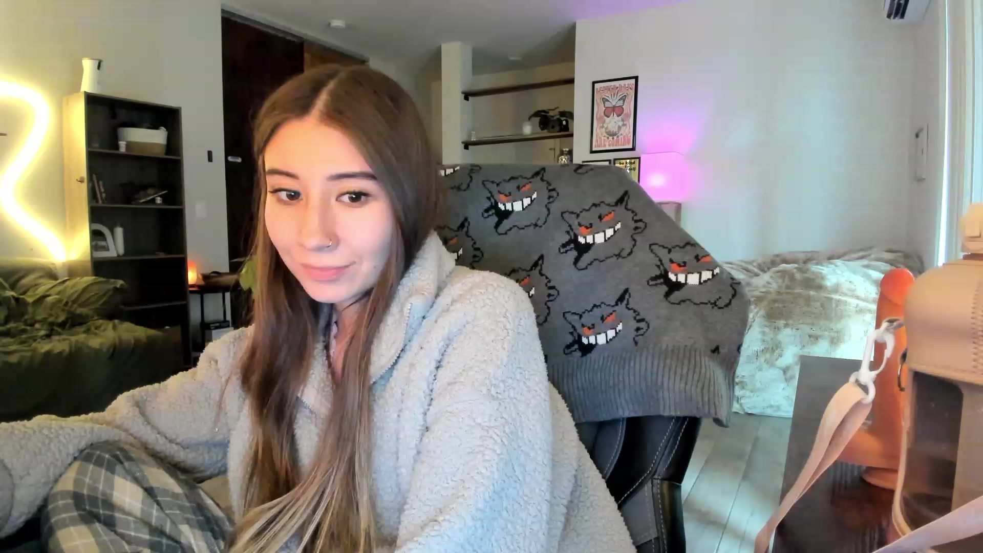 Gallery image thumbnail from lory_babygirl's myfreecams stream on, 11/15/2023, 20:29 image 5 of 20