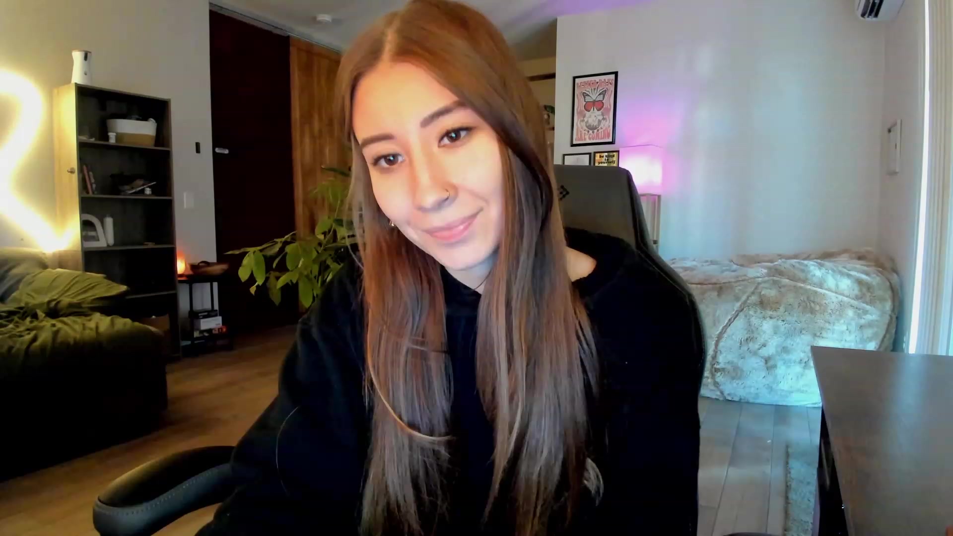 Gallery image thumbnail from lory_babygirl's myfreecams stream on, 11/16/2023, 15:14 image 5 of 20