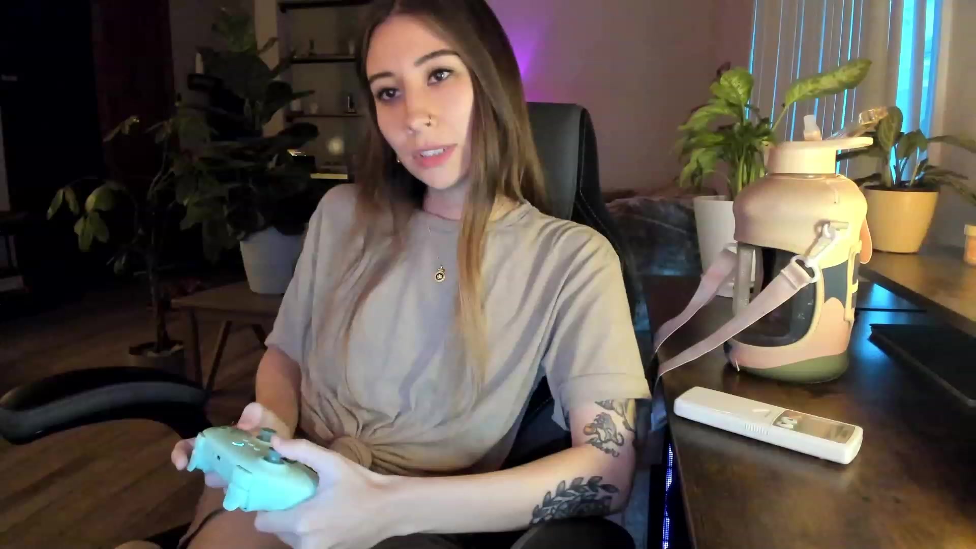 Gallery image thumbnail from lory_babygirl's myfreecams stream on, 11/23/2023, 24:31 image 3 of 20