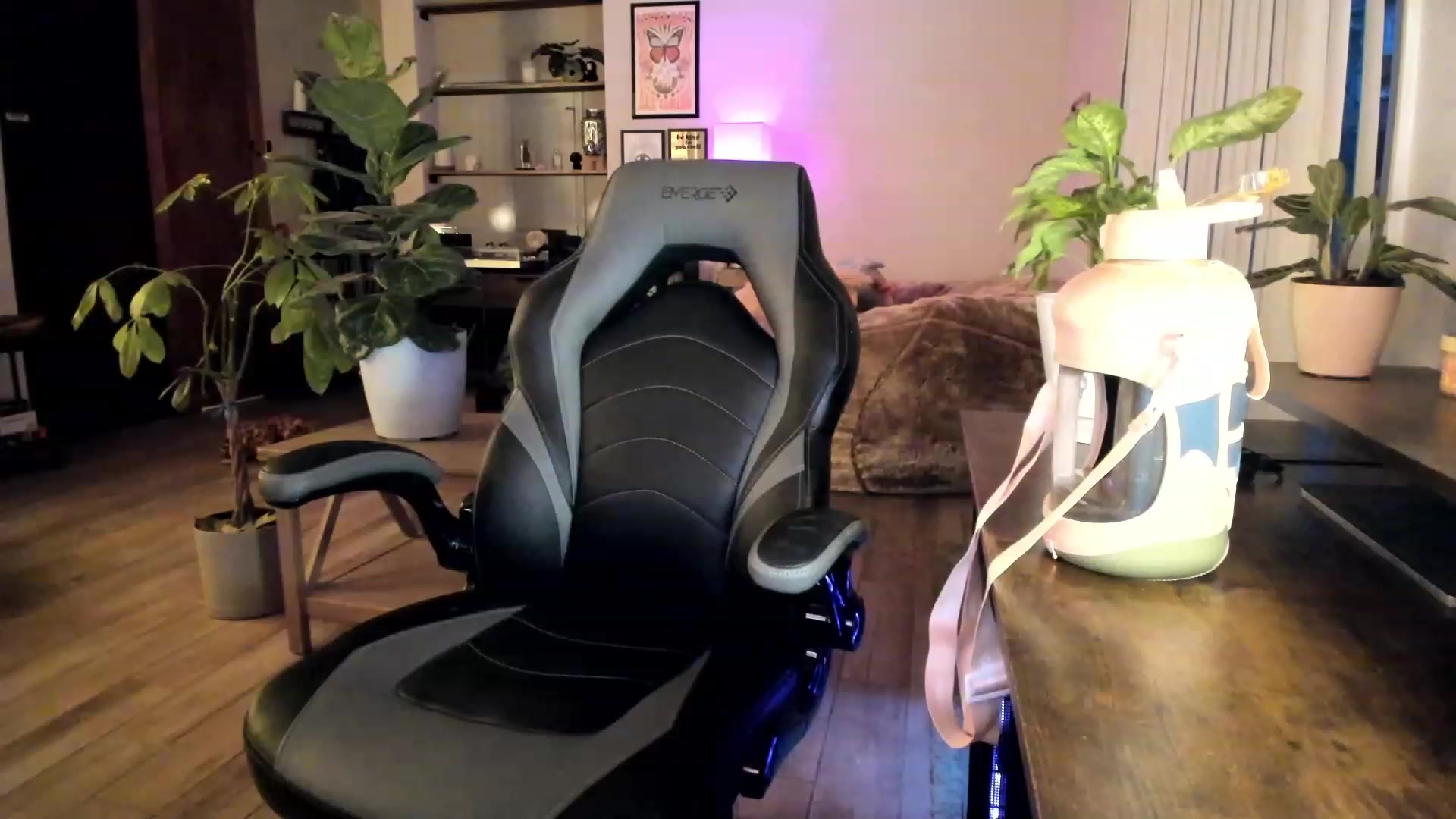 Gallery image thumbnail from lory_babygirl's myfreecams stream on, 11/23/2023, 24:31 image 6 of 20