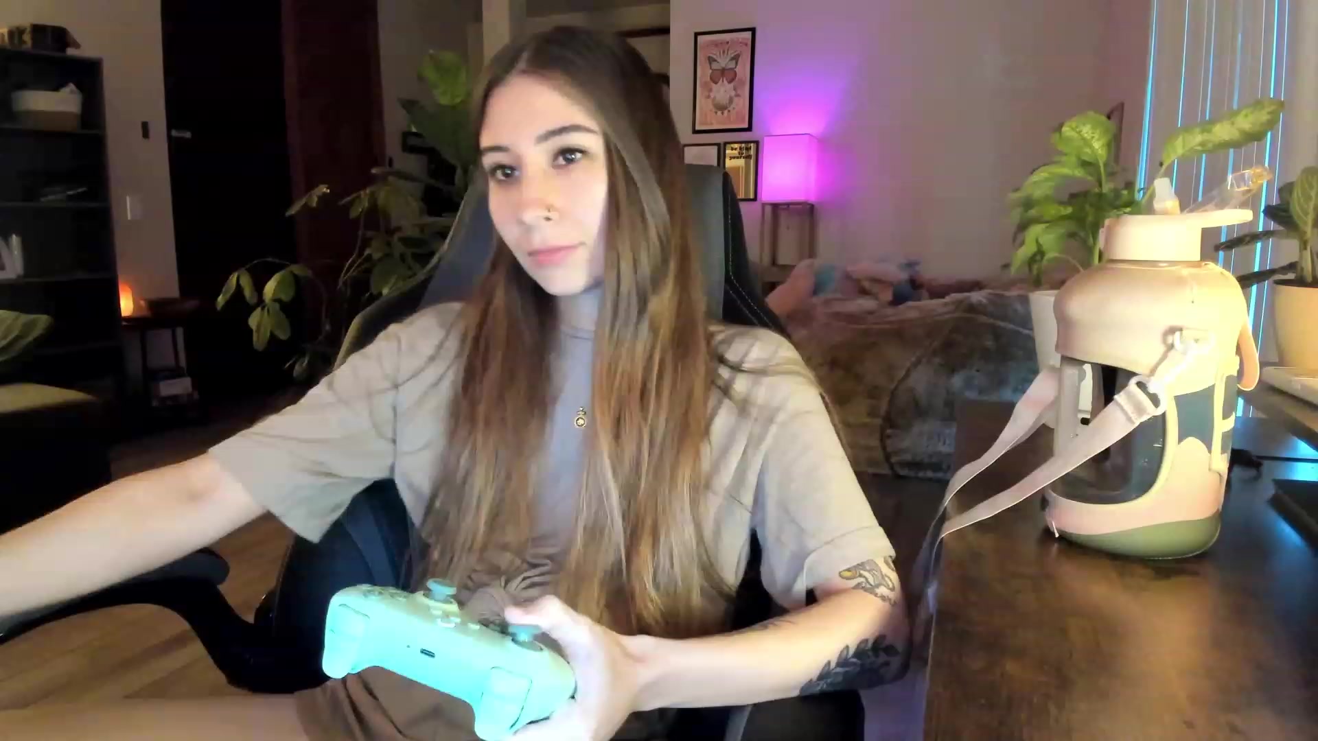 Gallery image thumbnail from lory_babygirl's myfreecams stream on, 11/23/2023, 24:31 image 1 of 20