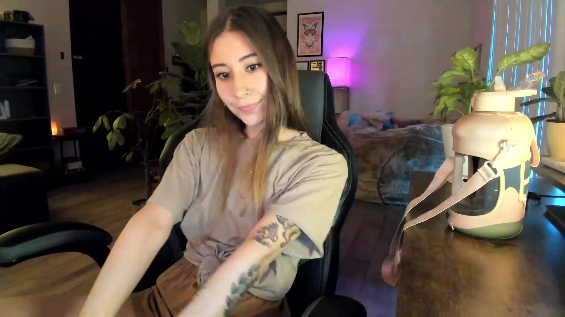 Gallery image thumbnail from lory_babygirl's myfreecams stream on, 11/23/2023, 24:31 image 2 of 20