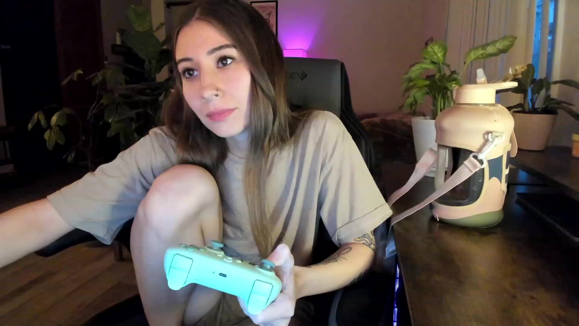 Gallery image thumbnail from lory_babygirl's myfreecams stream on, 11/23/2023, 24:31 image 5 of 20