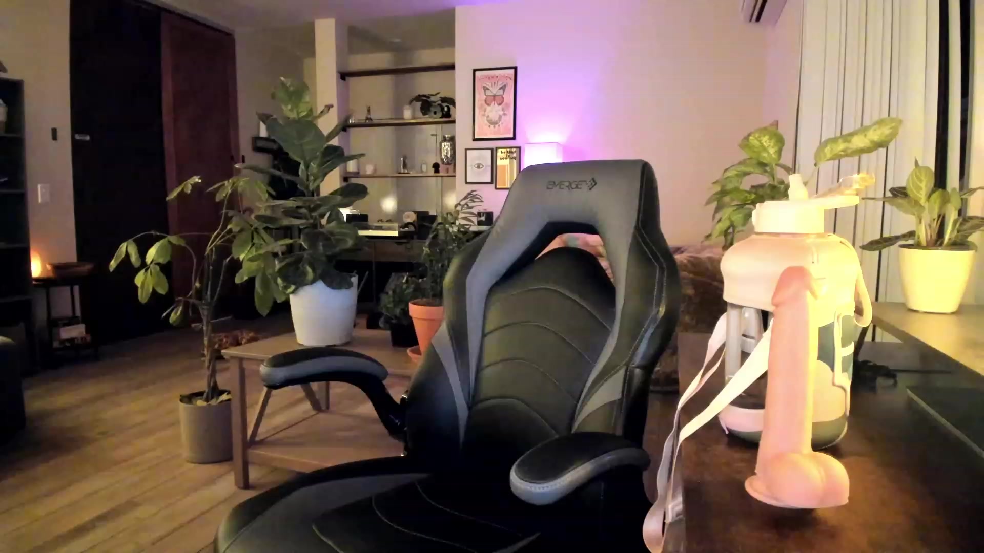Gallery image thumbnail from lory_babygirl's myfreecams stream on, 11/23/2023, 24:31 image 15 of 20