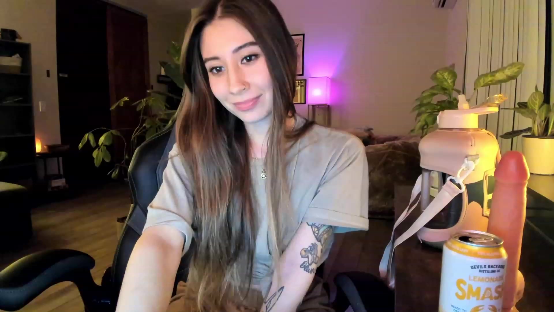 Gallery image thumbnail from lory_babygirl's myfreecams stream on, 11/23/2023, 24:31 image 18 of 20