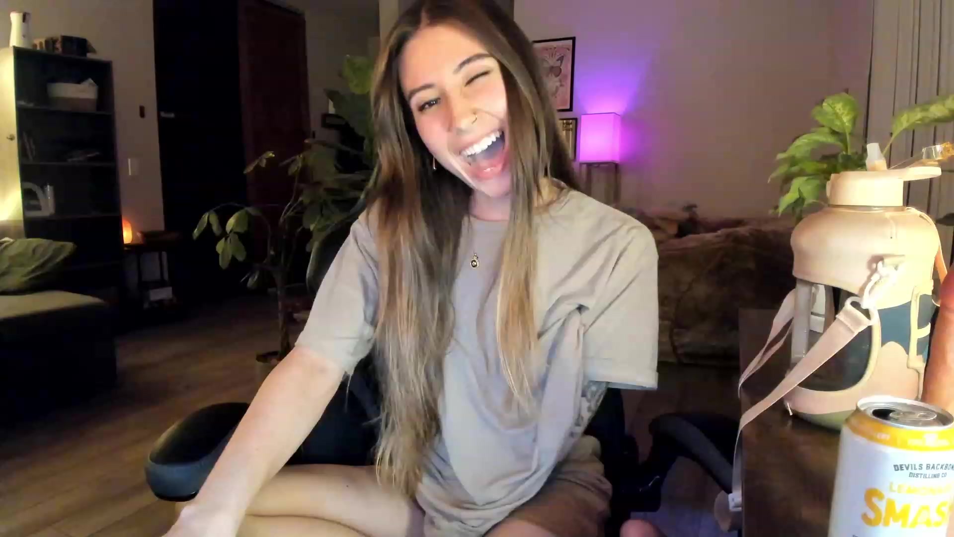 Gallery image thumbnail from lory_babygirl's myfreecams stream on, 11/23/2023, 24:31 image 20 of 20