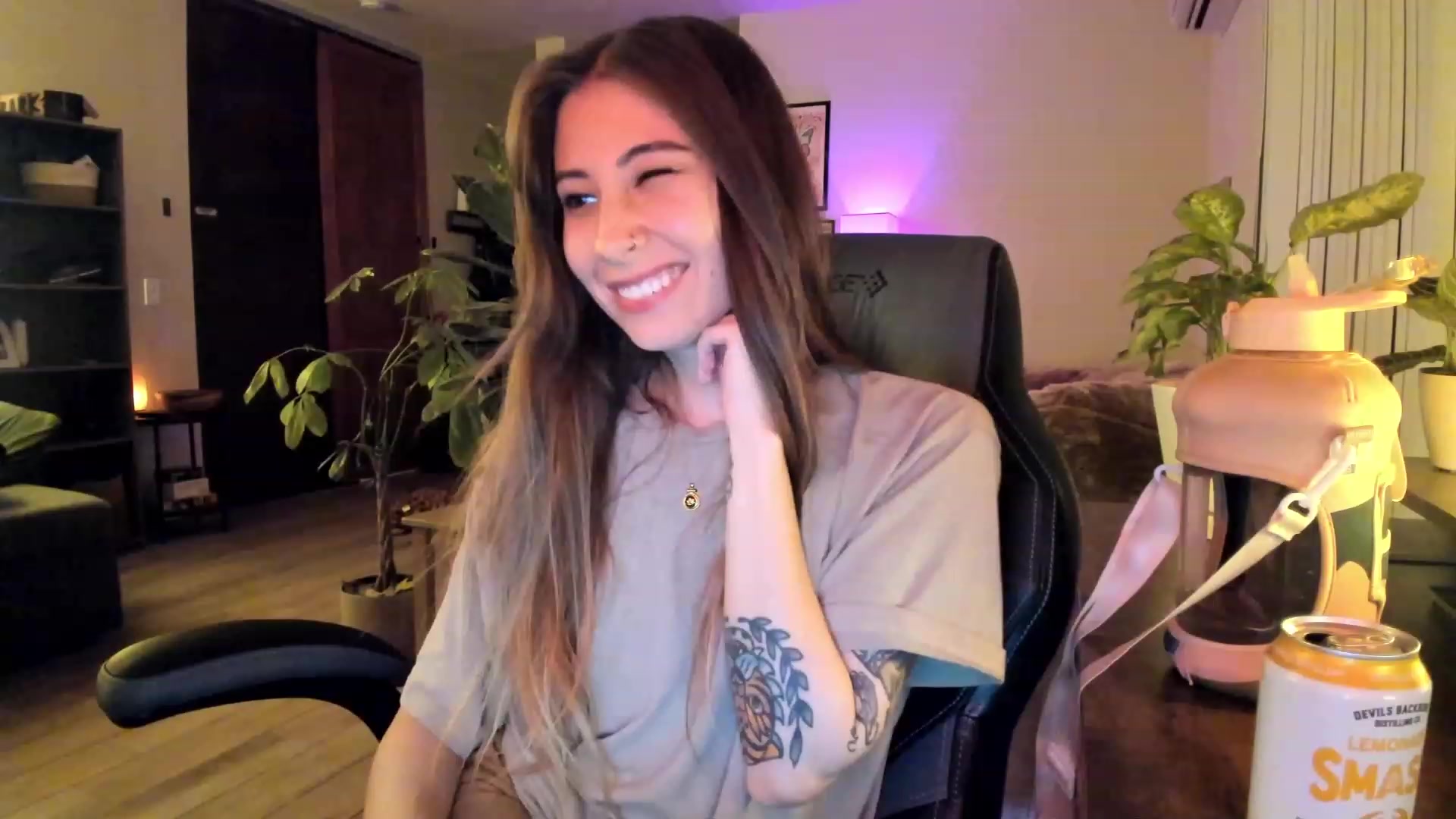 Gallery image thumbnail from lory_babygirl's myfreecams stream on, 11/23/2023, 01:51 image 10 of 20