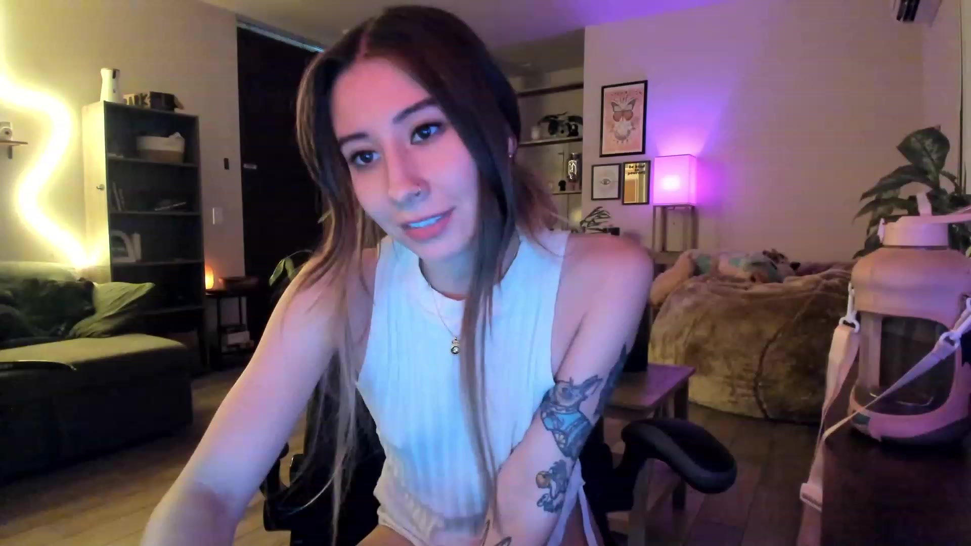 Gallery image thumbnail from lory_babygirl's myfreecams stream on, 11/23/2023, 05:03 image 19 of 20