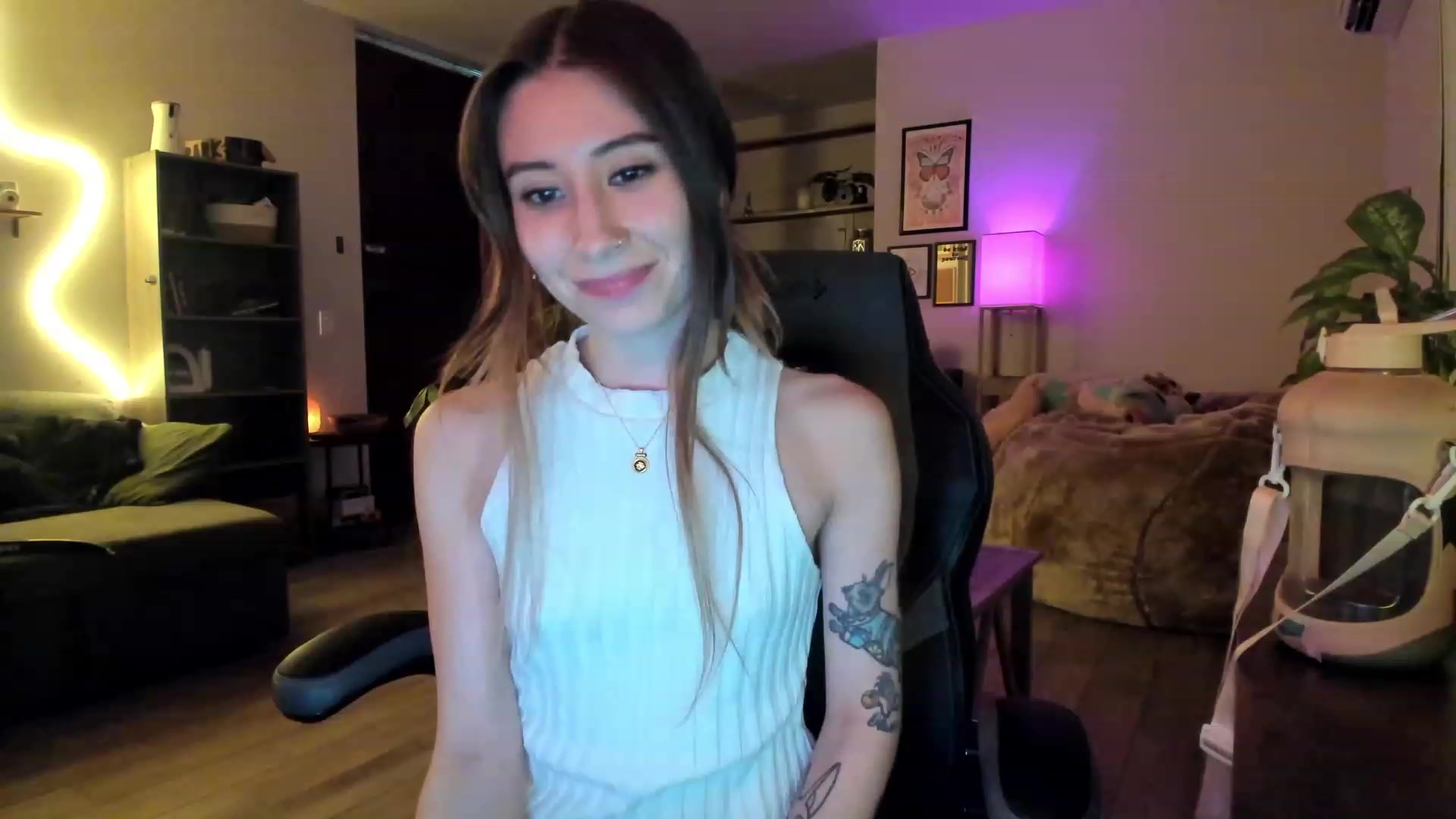 Gallery image thumbnail from lory_babygirl's myfreecams stream on, 11/23/2023, 05:03 image 17 of 20