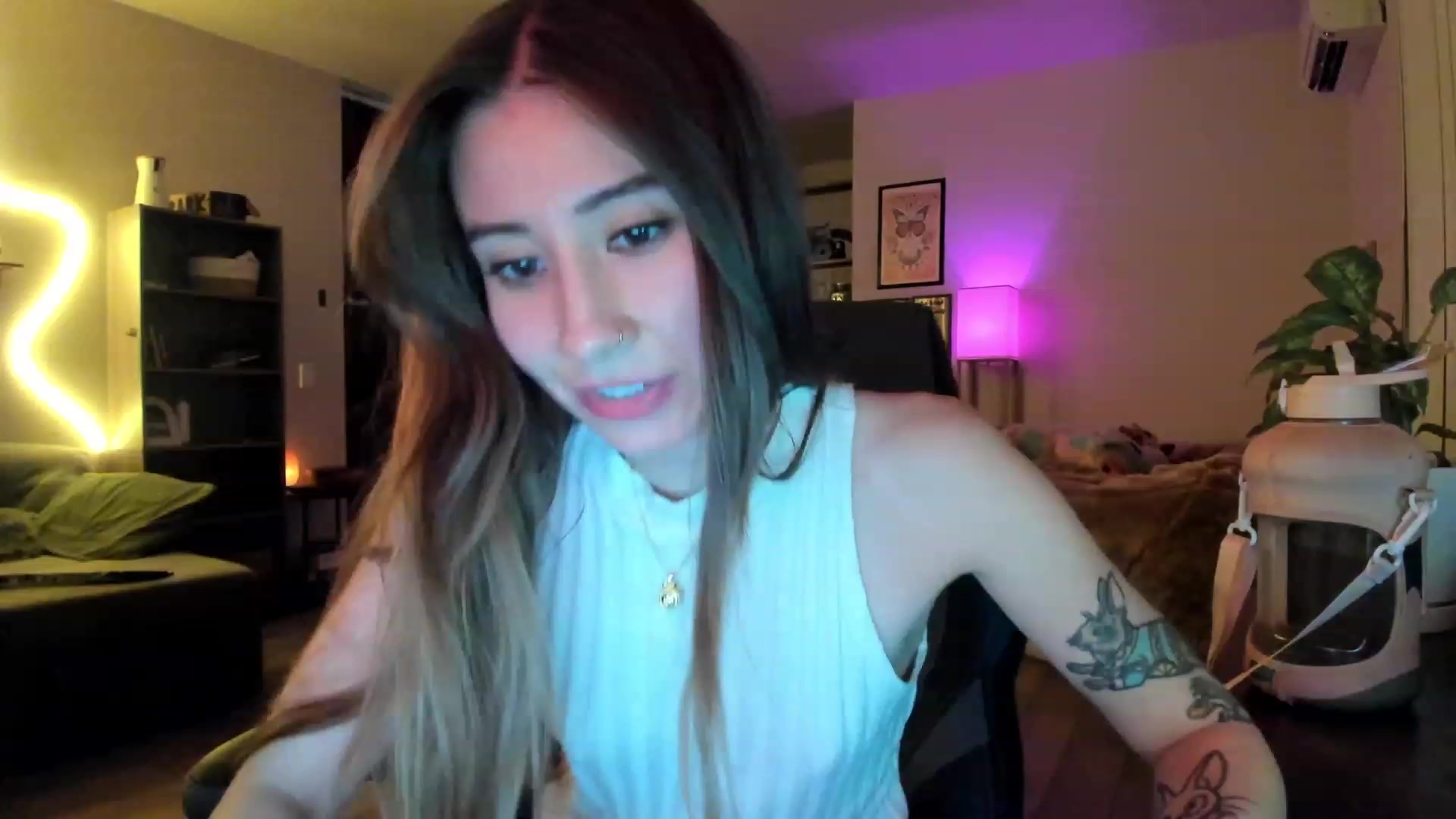 Gallery image thumbnail from lory_babygirl's myfreecams stream on, 11/23/2023, 05:03 image 11 of 20