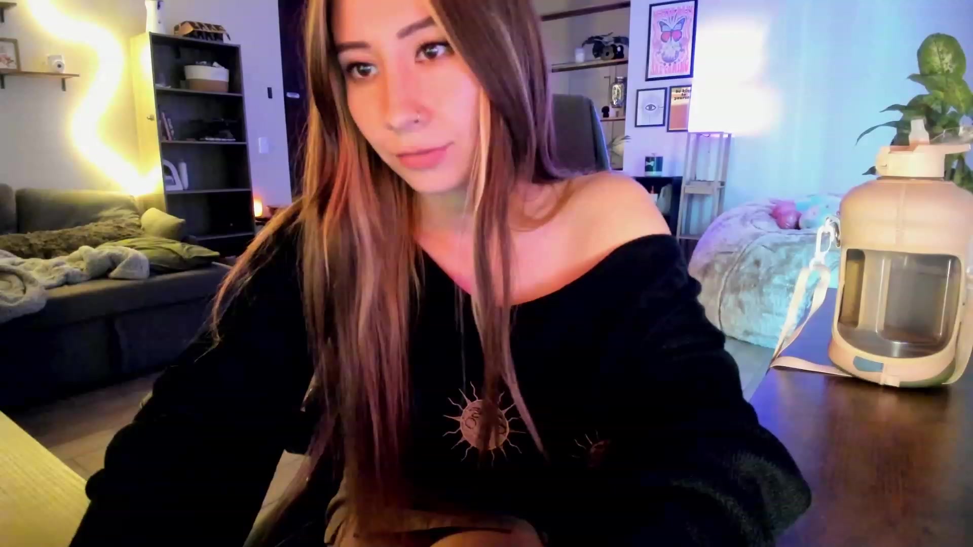 Gallery image thumbnail from lory_babygirl's myfreecams stream on, 11/29/2023, 19:03 image 15 of 20
