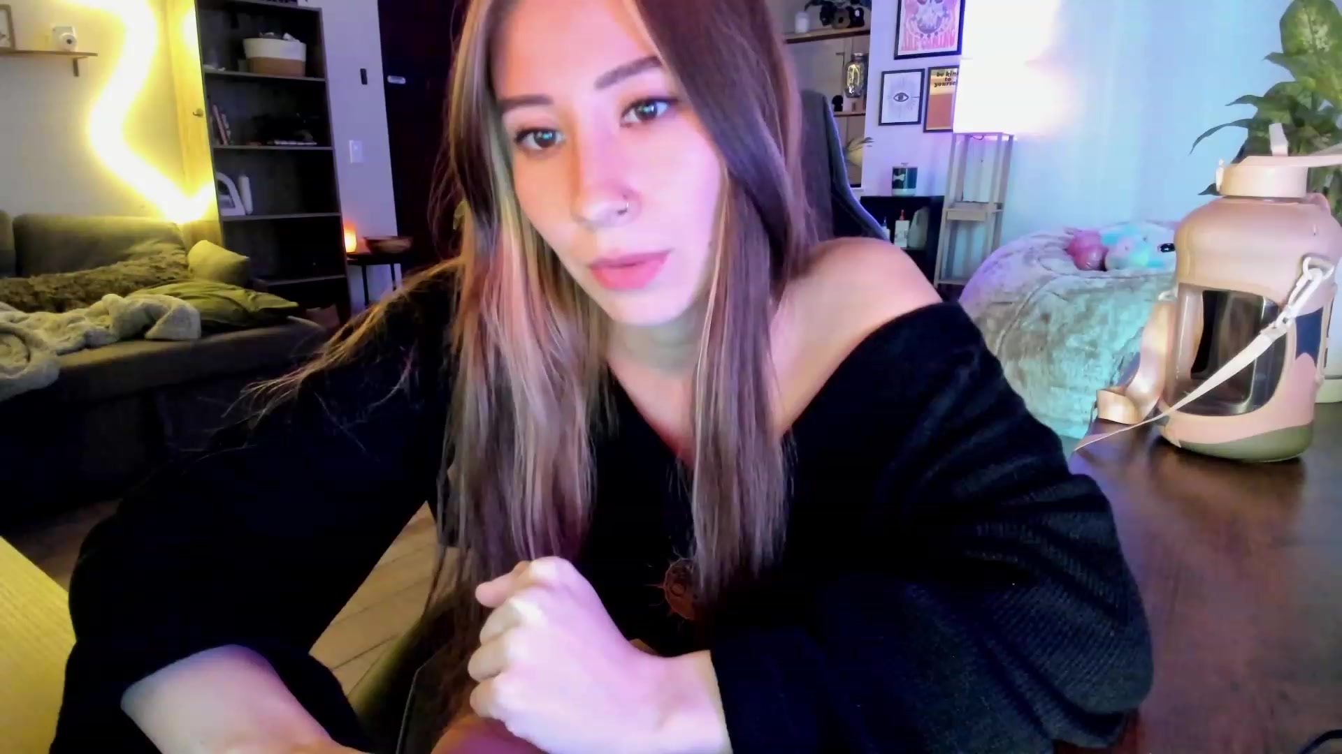 Gallery image thumbnail from lory_babygirl's myfreecams stream on, 11/29/2023, 19:03 image 10 of 20