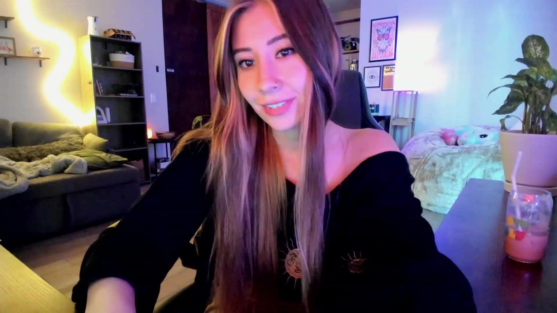 Gallery image thumbnail from lory_babygirl's myfreecams stream on, 11/29/2023, 19:03 image 1 of 20