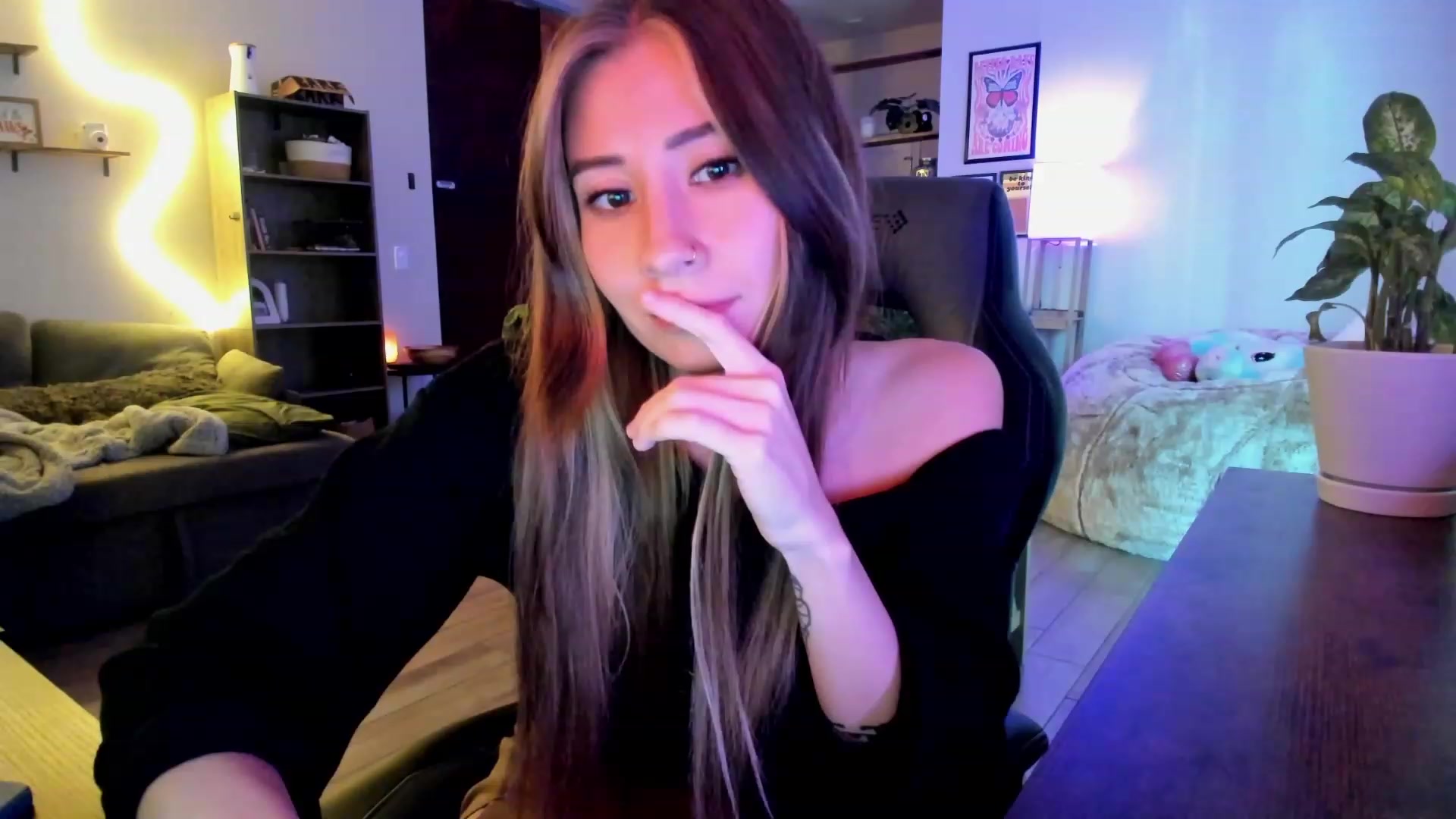 Gallery image thumbnail from lory_babygirl's myfreecams stream on, 11/29/2023, 19:03 image 4 of 20