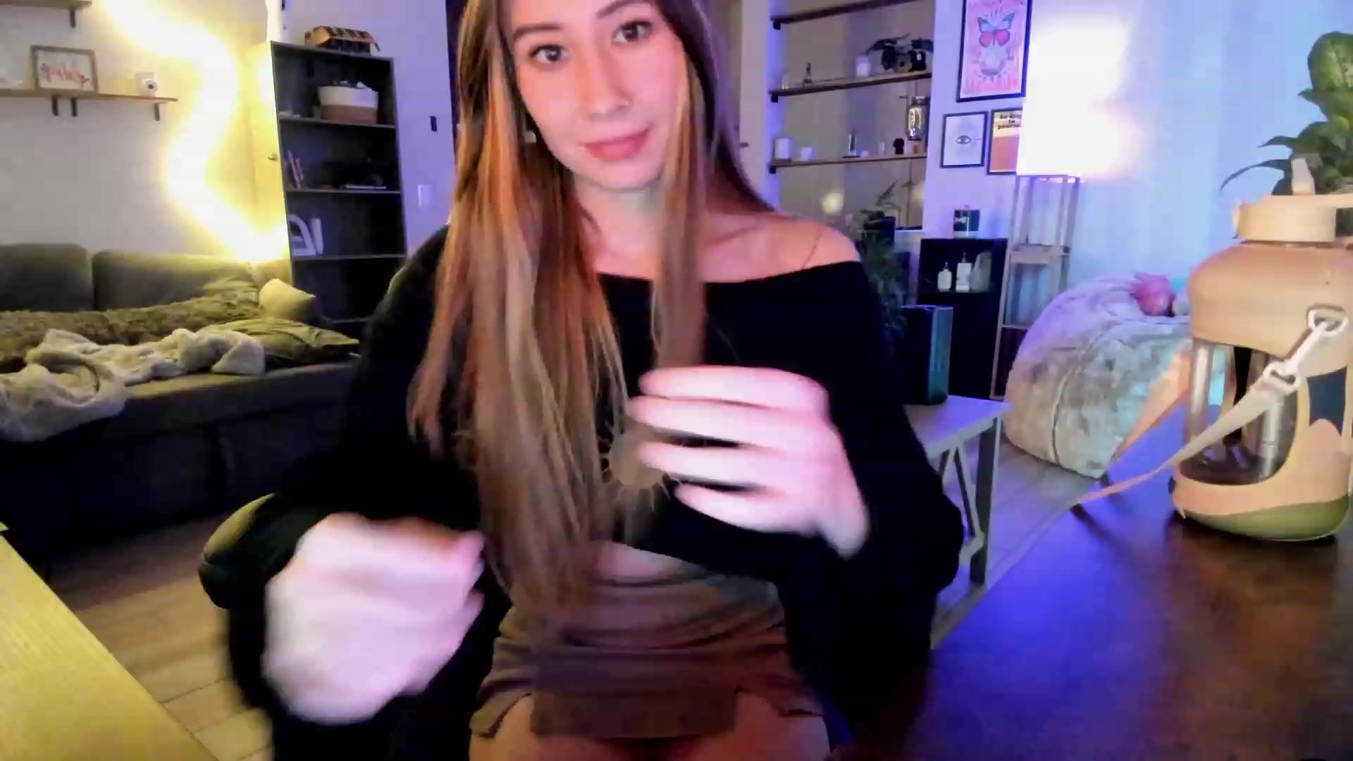 Gallery image thumbnail from lory_babygirl's myfreecams stream on, 11/29/2023, 21:28 image 11 of 20