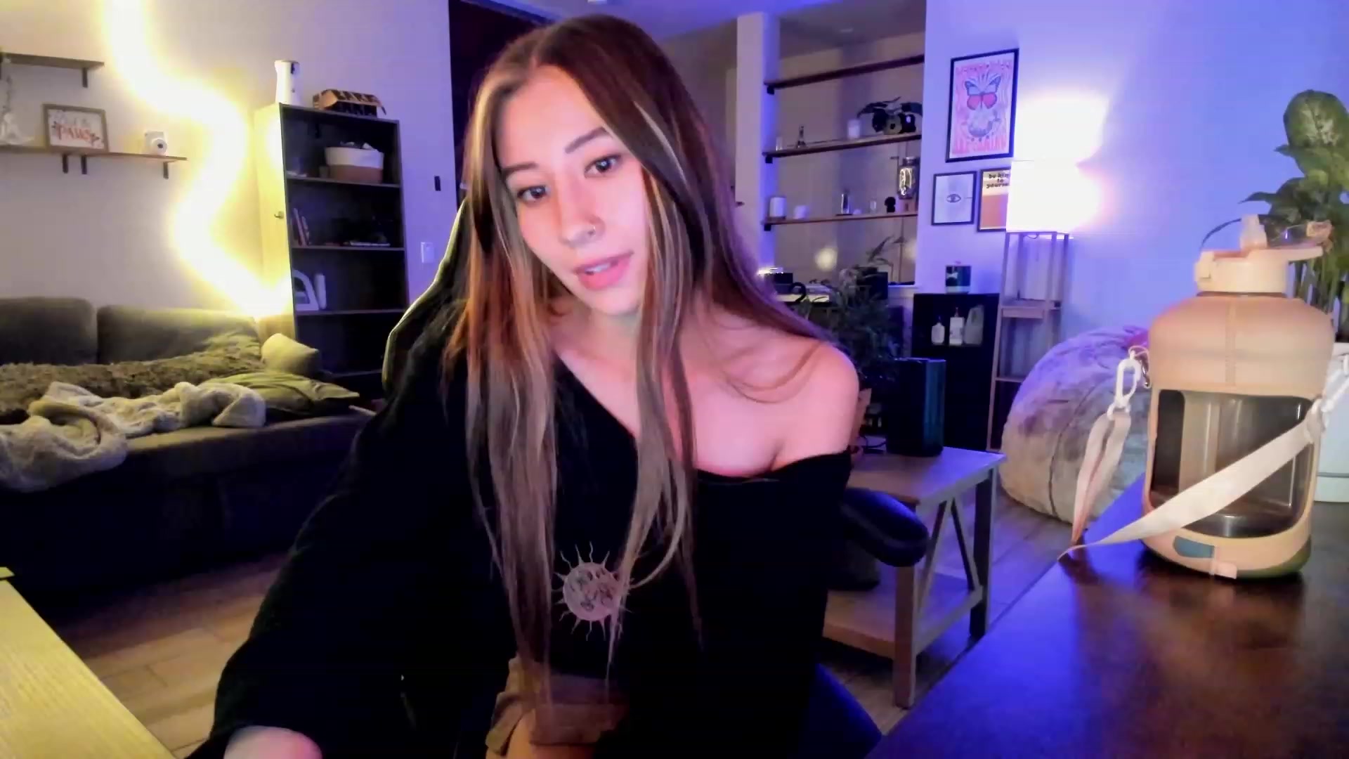 Gallery image thumbnail from lory_babygirl's myfreecams stream on, 11/29/2023, 21:28 image 19 of 20