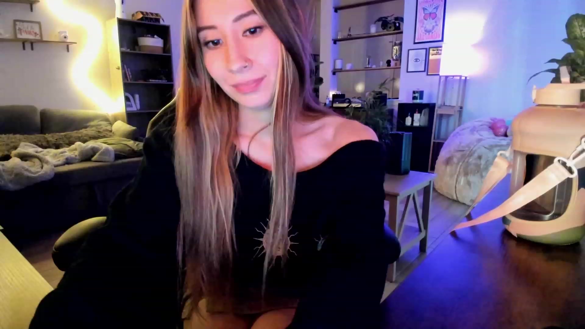 Gallery image thumbnail from lory_babygirl's myfreecams stream on, 11/29/2023, 21:28 image 14 of 20