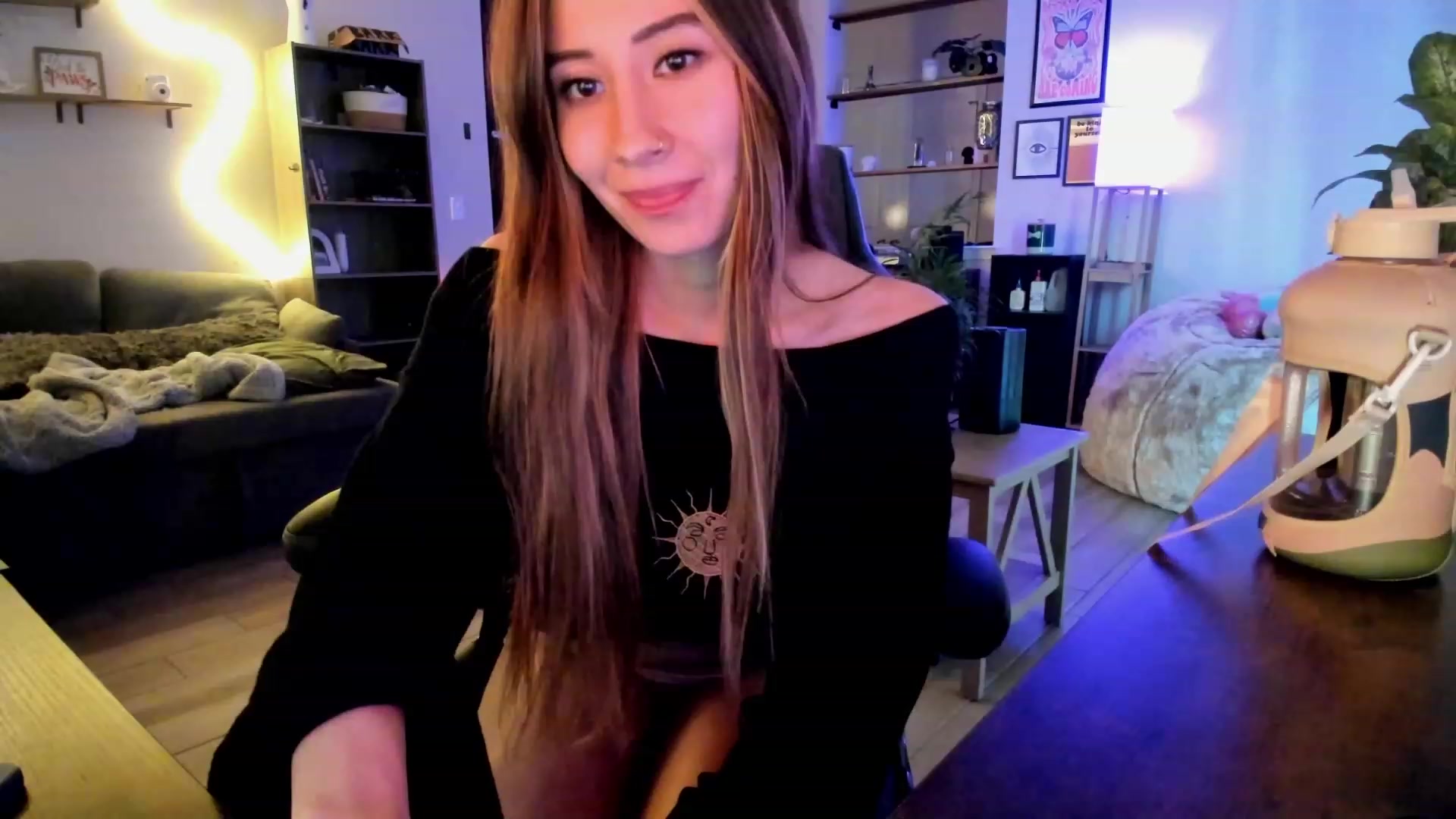 Gallery image thumbnail from lory_babygirl's myfreecams stream on, 11/29/2023, 21:28 image 7 of 20