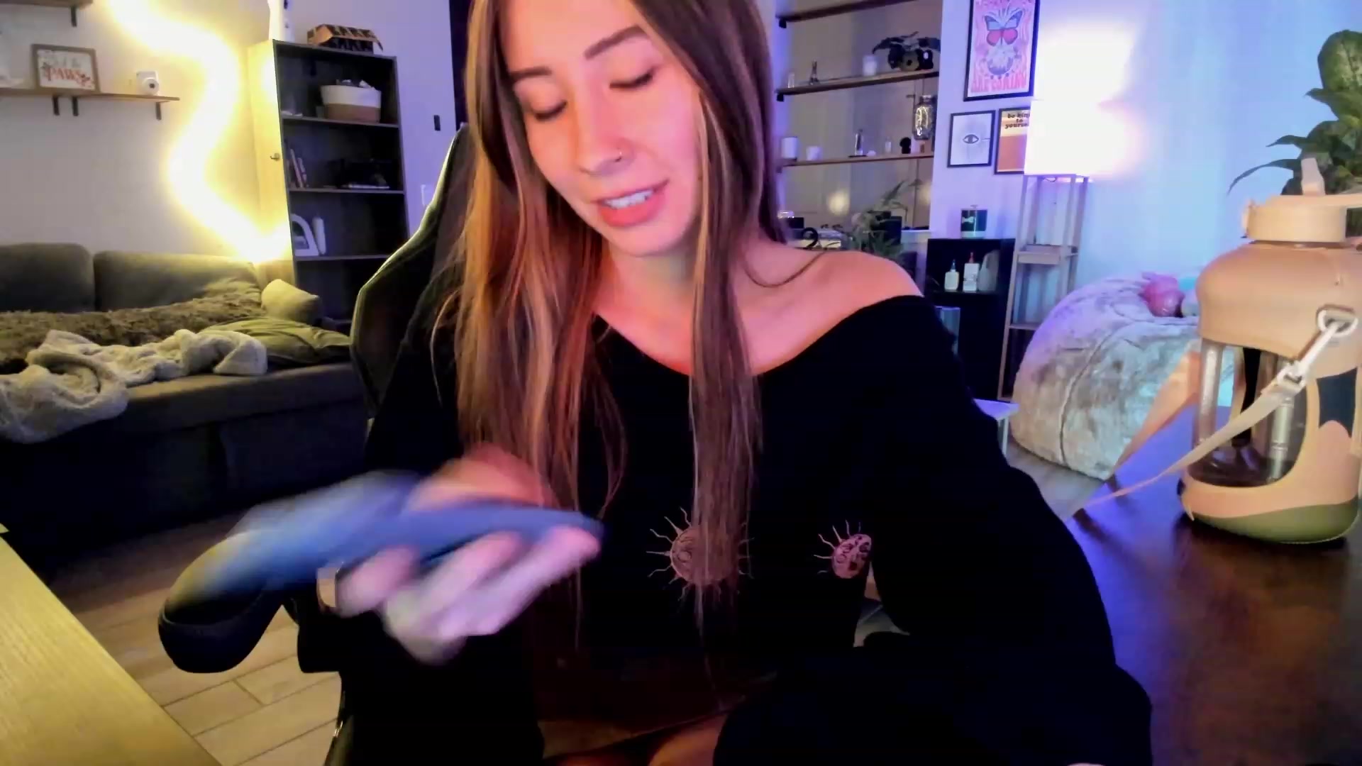 Gallery image thumbnail from lory_babygirl's myfreecams stream on, 11/29/2023, 21:28 image 6 of 20