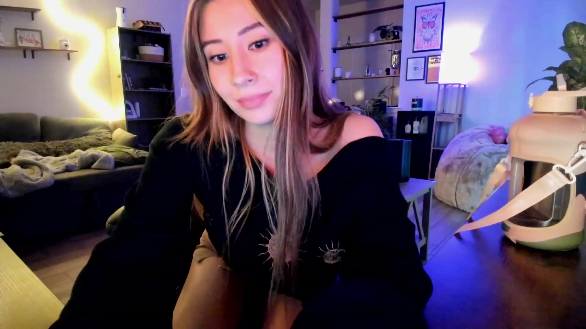 Gallery image thumbnail from lory_babygirl's myfreecams stream on, 11/29/2023, 21:28 image 16 of 20