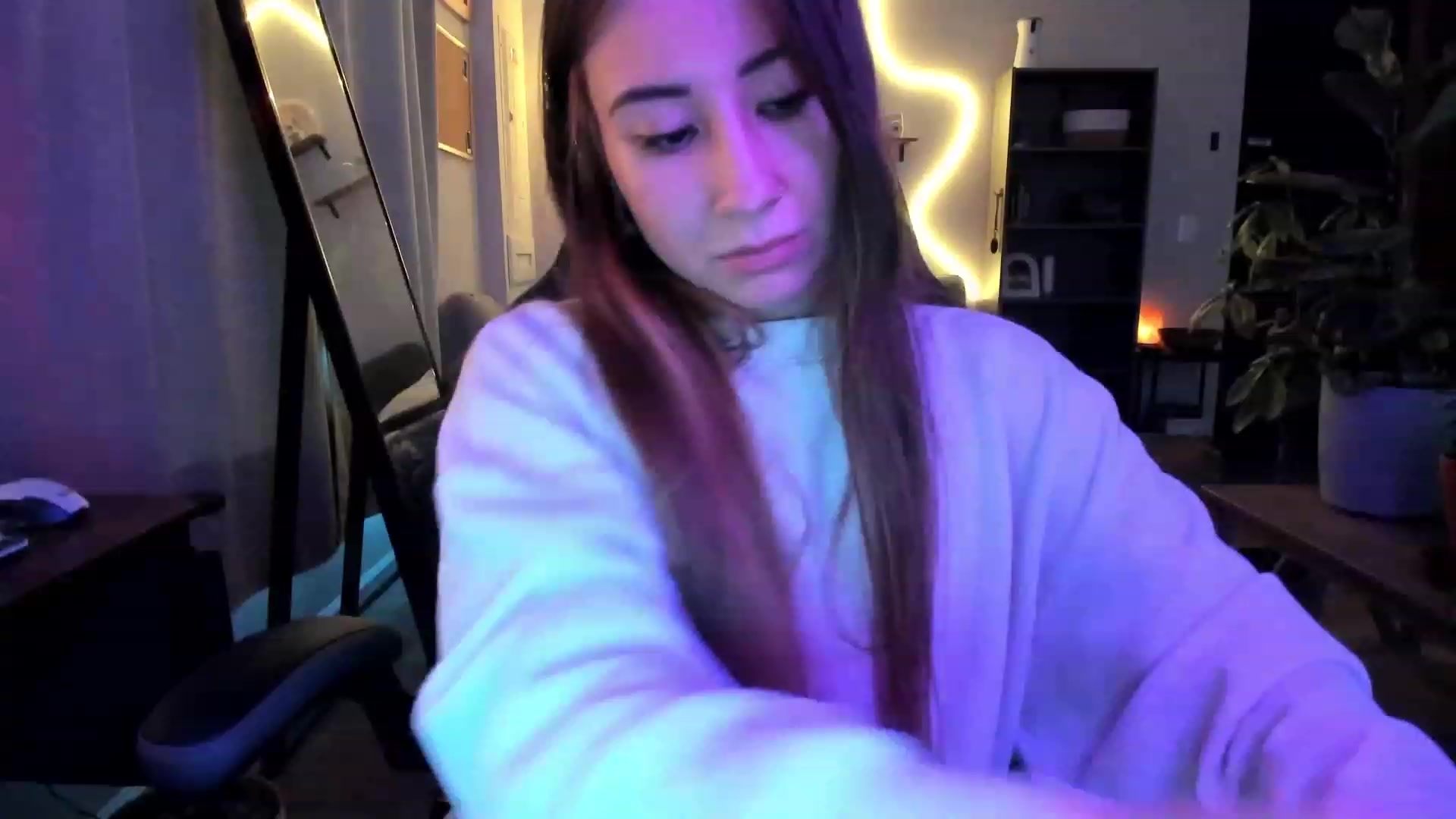 Gallery image thumbnail from lory_babygirl's myfreecams stream on, 12/20/2023, 20:30 image 19 of 20
