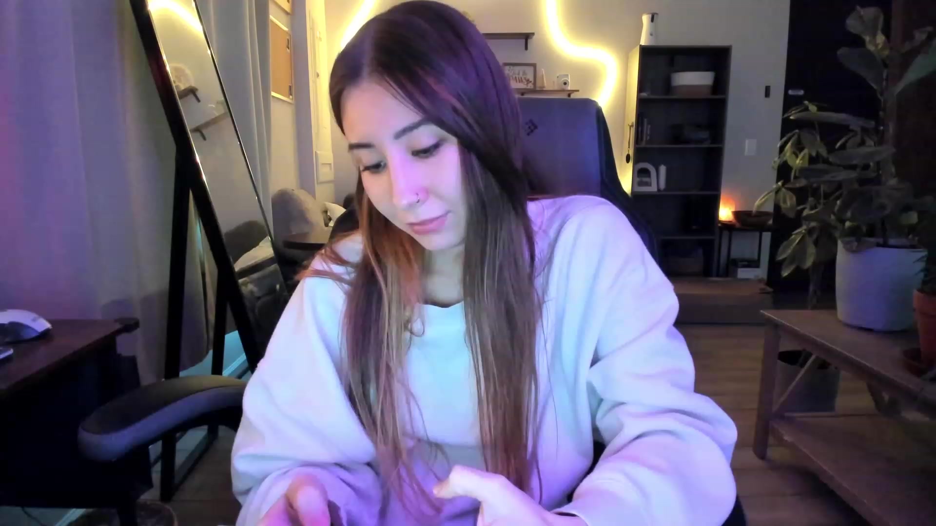 Gallery image thumbnail from lory_babygirl's myfreecams stream on, 12/20/2023, 20:30 image 2 of 20