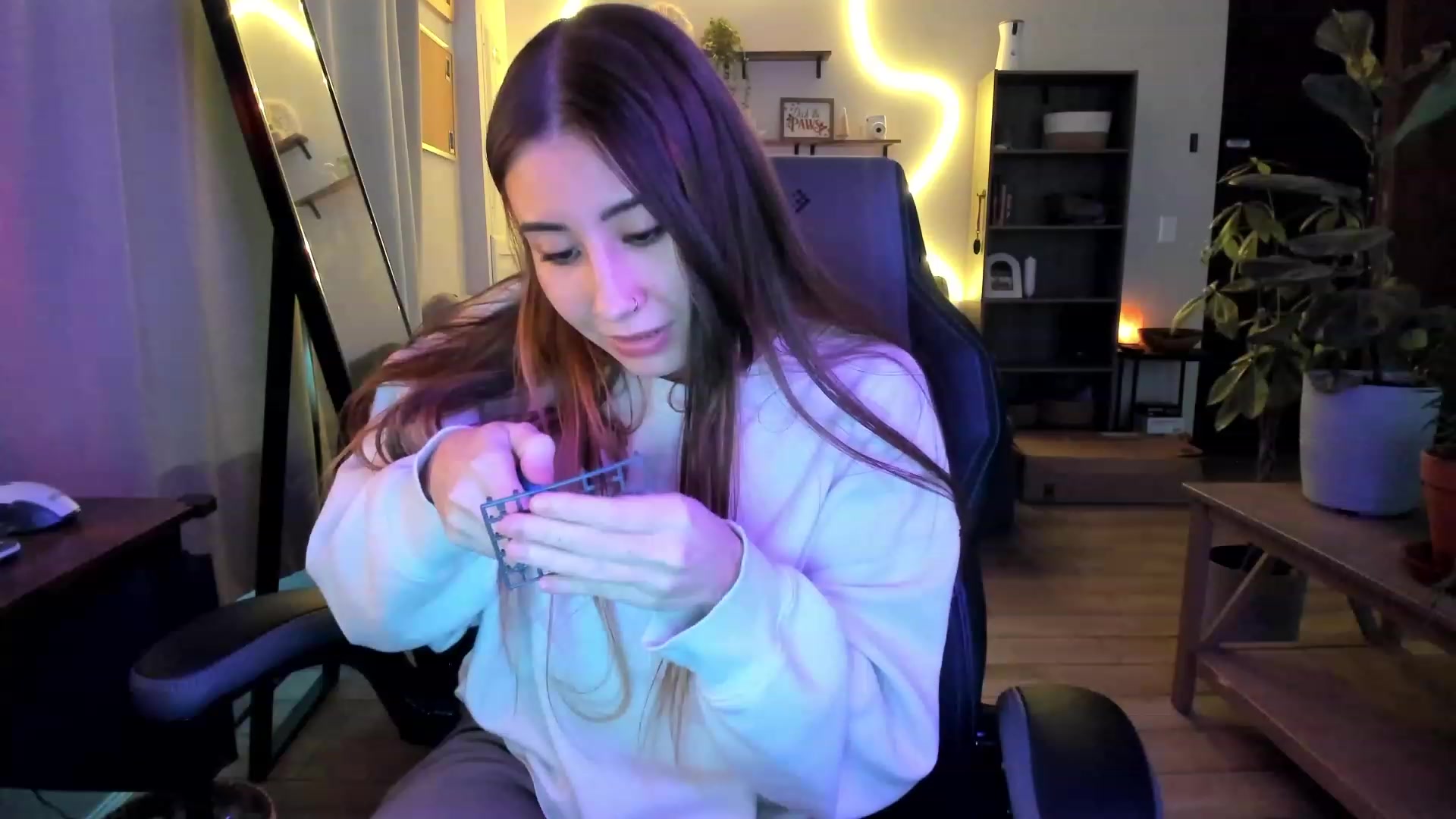 Gallery image thumbnail from lory_babygirl's myfreecams stream on, 12/20/2023, 20:30 image 8 of 20