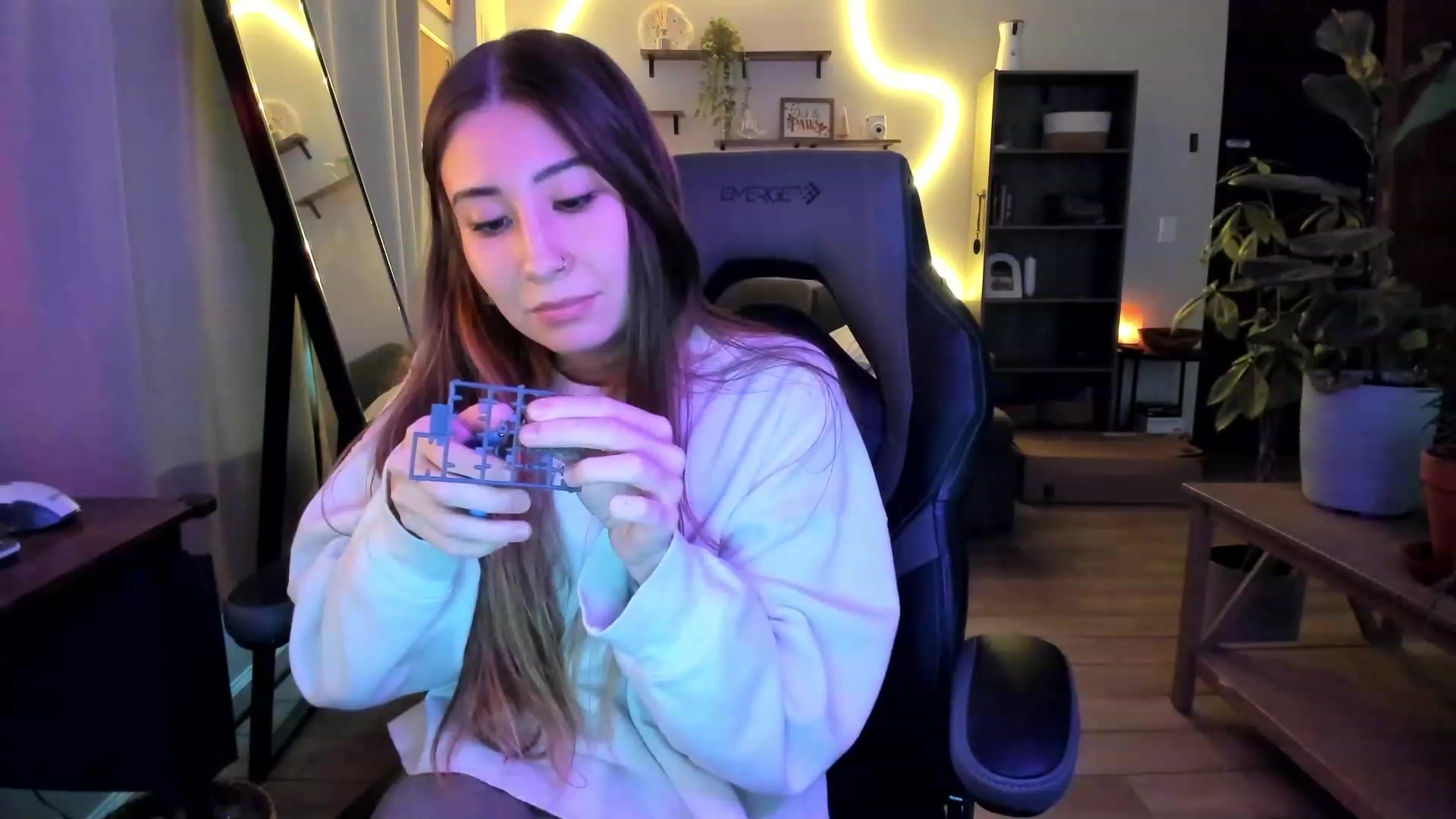 Gallery image thumbnail from lory_babygirl's myfreecams stream on, 12/20/2023, 20:30 image 9 of 20