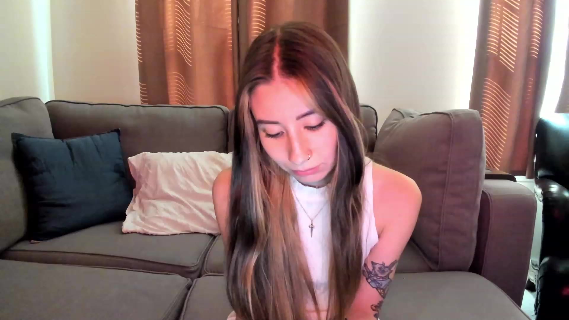 Gallery image thumbnail from lory_babygirl's myfreecams stream on, 01/17/2024, 19:23 image 12 of 20