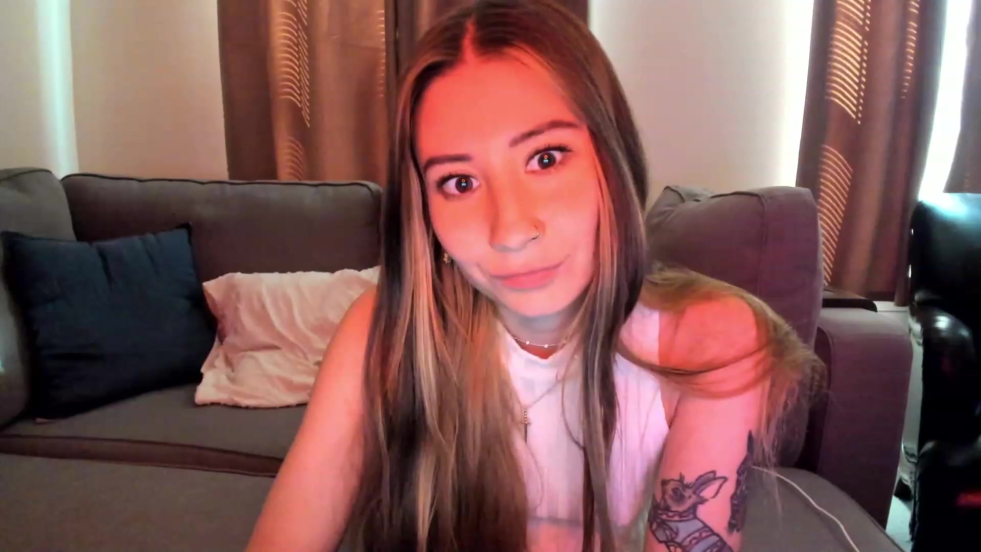 Gallery image thumbnail from lory_babygirl's myfreecams stream on, 01/17/2024, 19:23 image 19 of 20