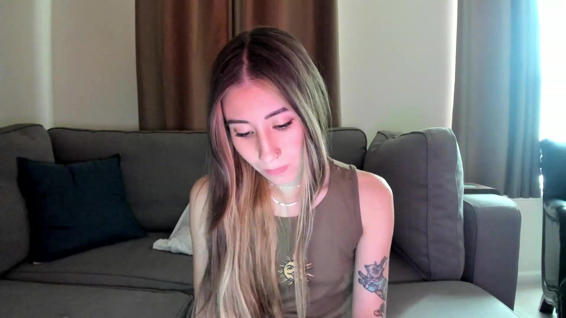 Gallery image thumbnail from lory_babygirl's myfreecams stream on, 01/18/2024, 18:06 image 12 of 20