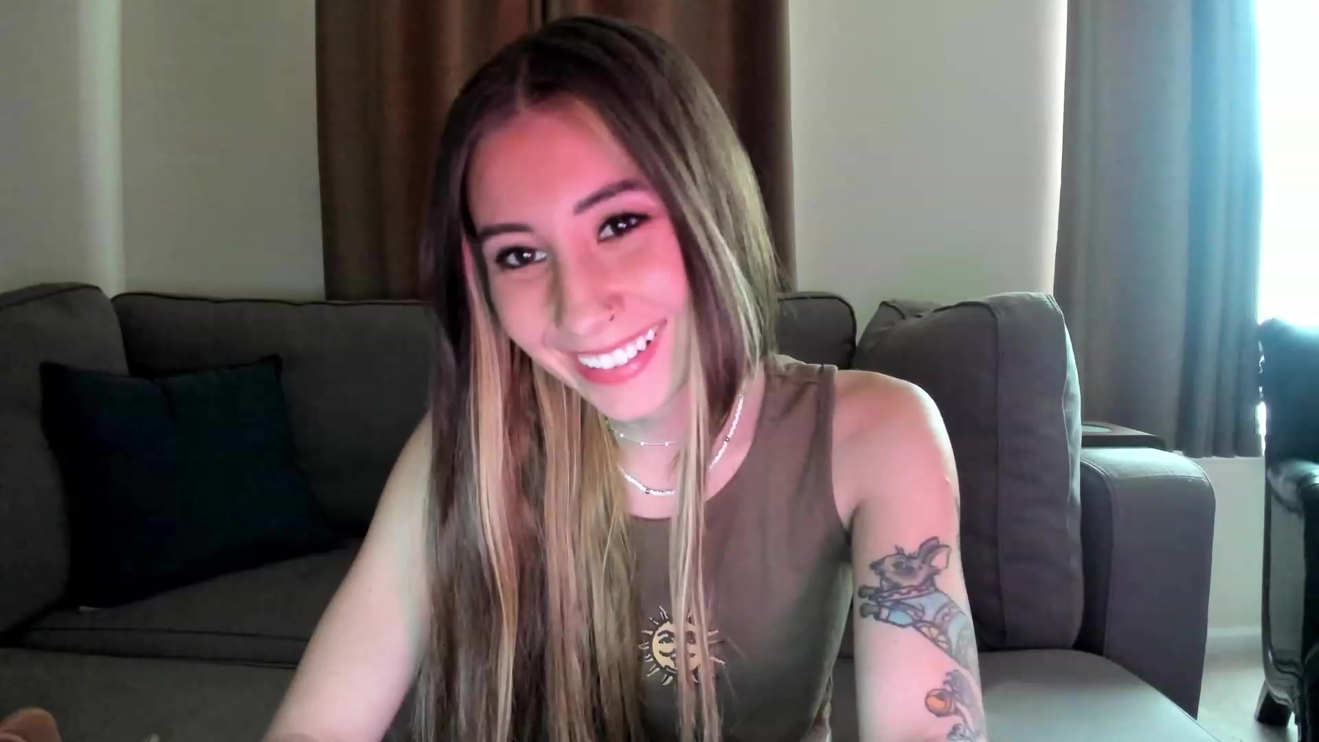 Gallery image thumbnail from lory_babygirl's myfreecams stream on, 01/18/2024, 18:06 image 18 of 20