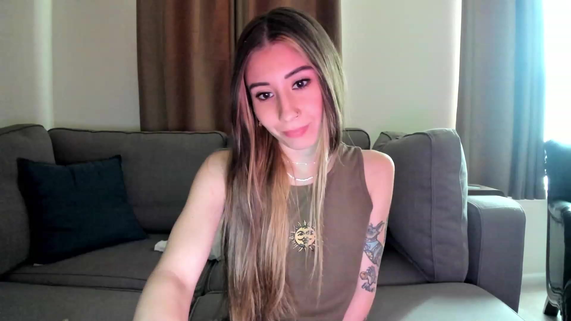 Gallery image thumbnail from lory_babygirl's myfreecams stream on, 01/18/2024, 18:06 image 13 of 20